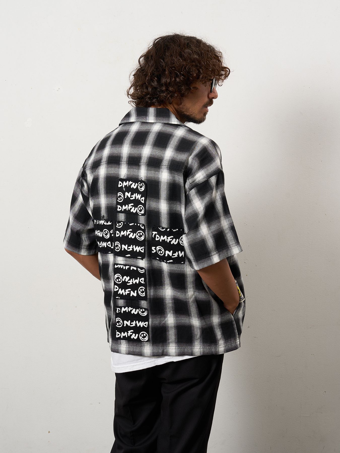 【予約品 10月16日(木) 締切】コットンオンブレーチェック クロスロゴ パッチワーク SSシャツ / ブラック