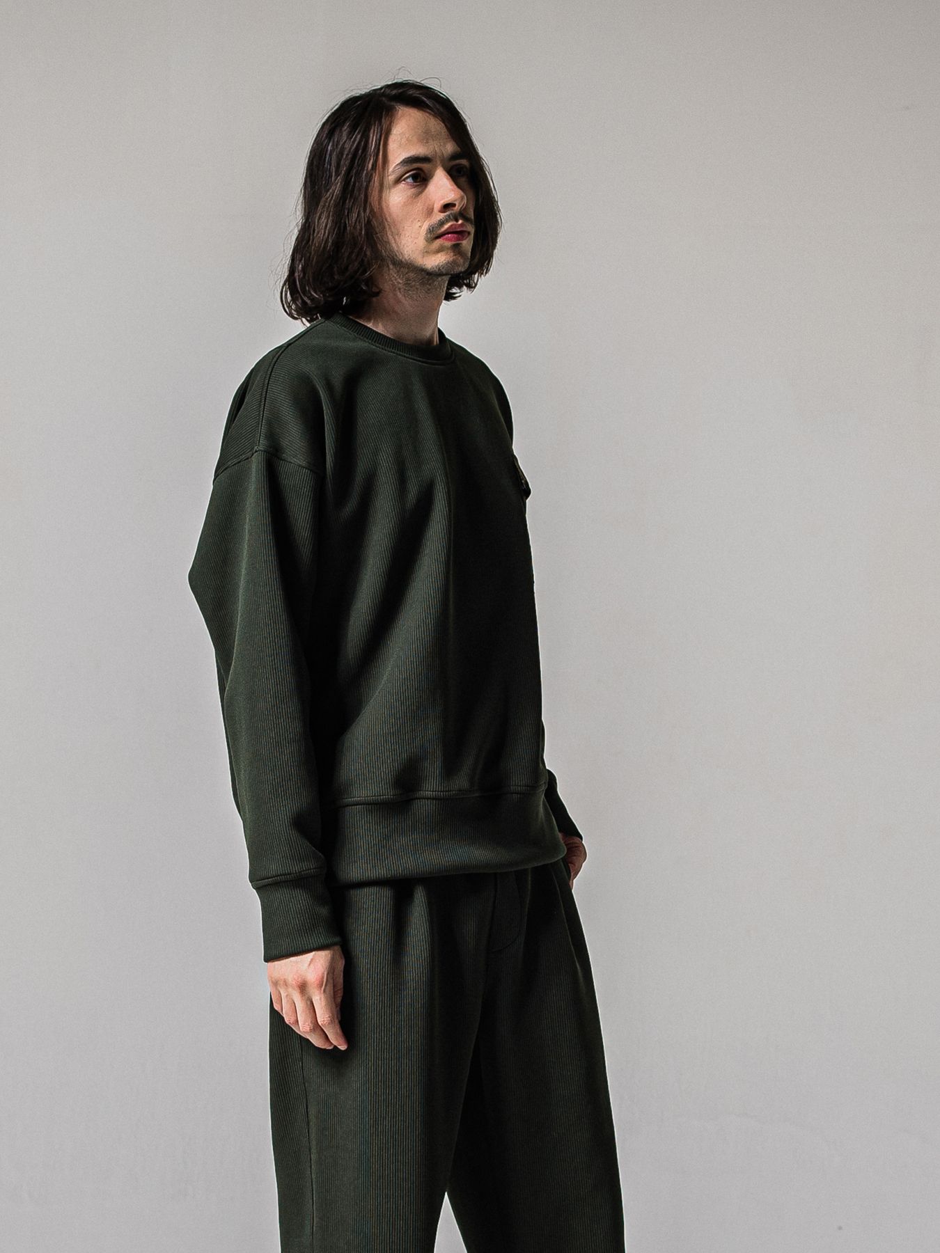 【予約品 11月16日(日) 締切】AZE MILITARY DROP TRAINER / 畔編みニット トレーナー / カーキ