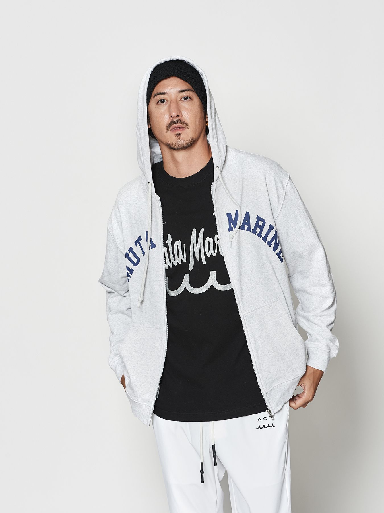 【予約品 10月9日(木) 締切】muta Arc Logo Zip Up Hooded Sweatshirt / ジップパーカー / アッシュグレー【Acanthus × muta MARINE】