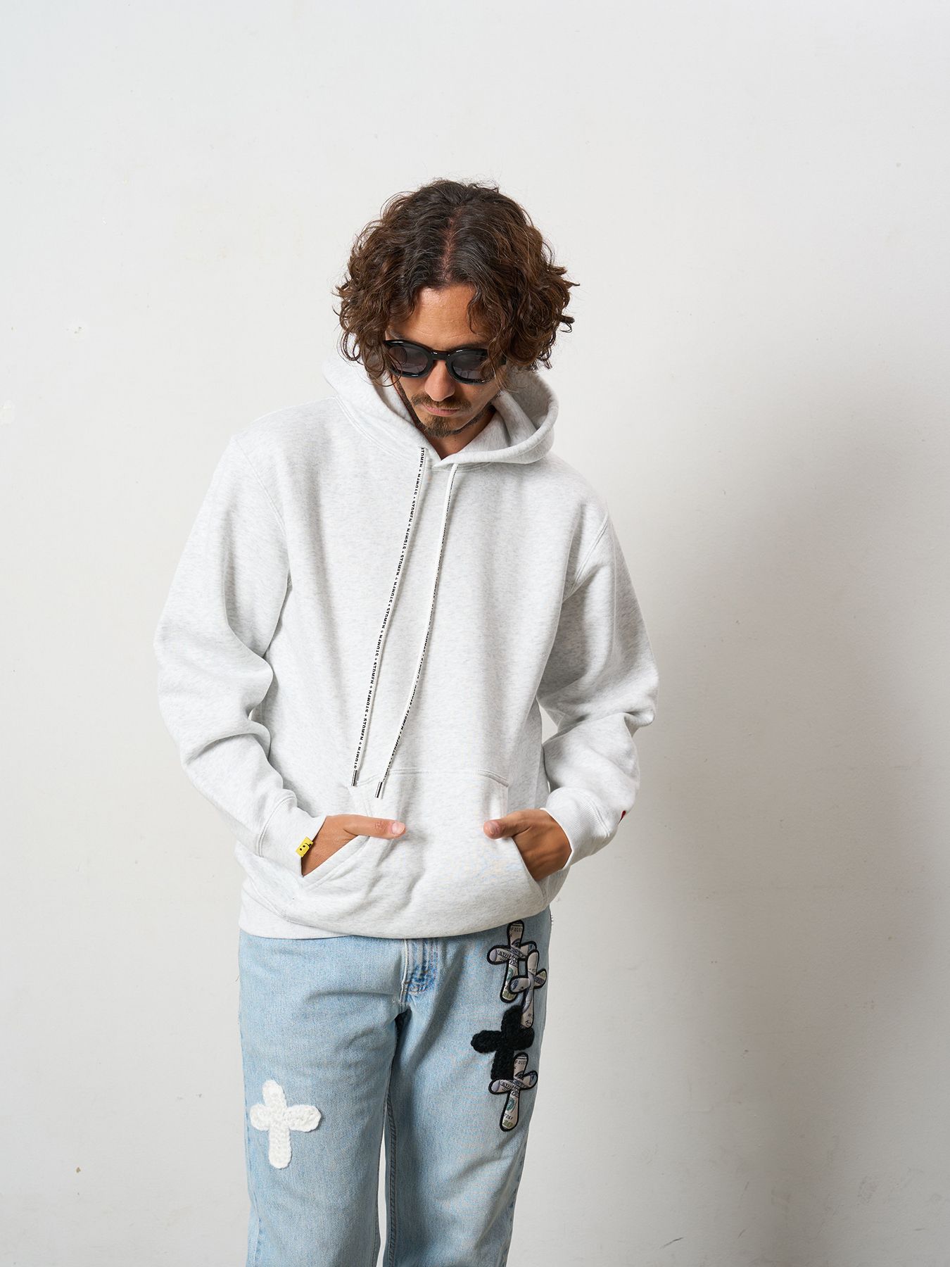 【予約品 5月8日(木) AM10時 締切】 TC裏毛起毛 PEACE AFTER DEATH&マルチパッチワーク プルパーカー / アッシュ