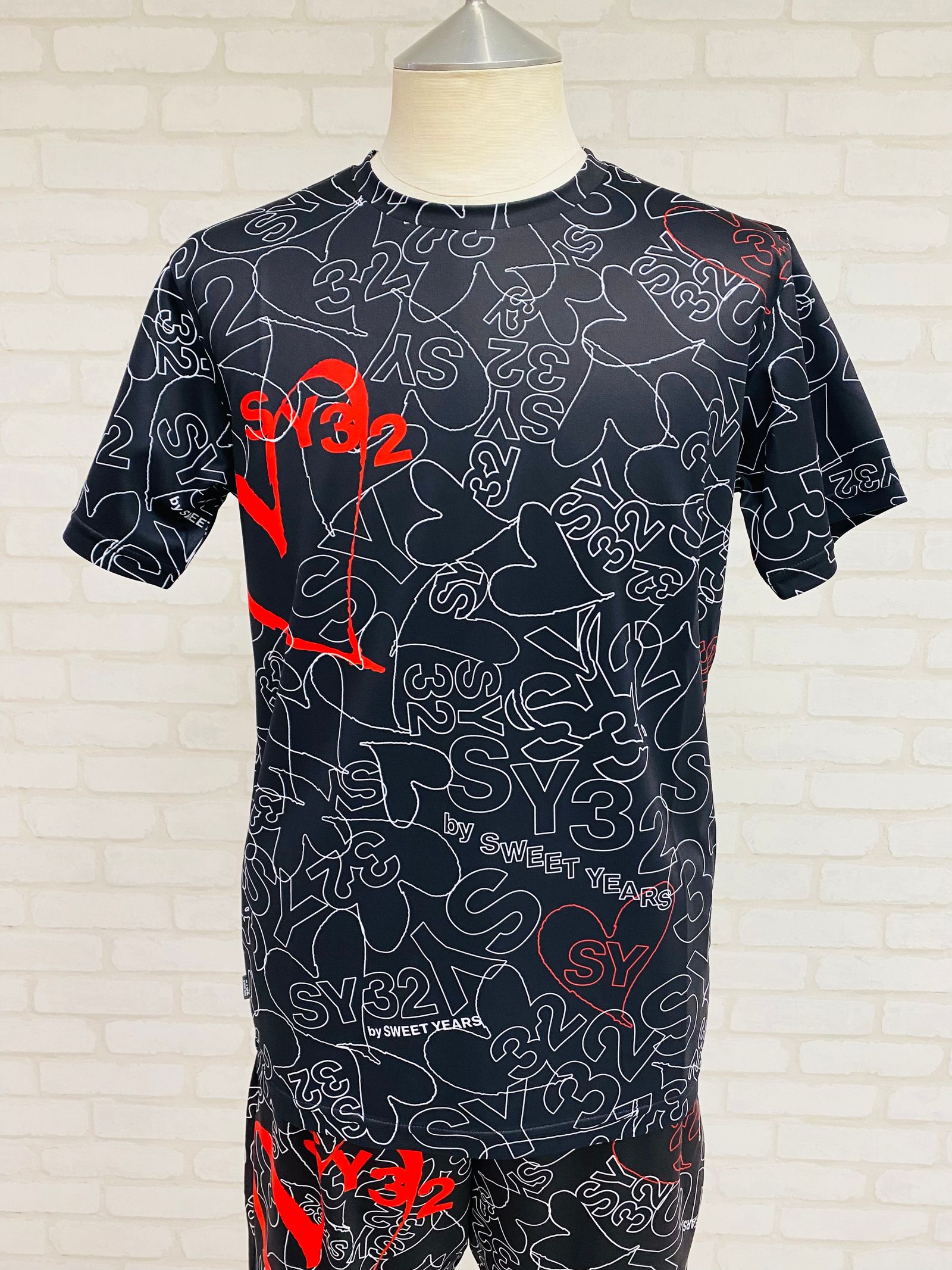 SY32 by SWEET YEARS - GRAPHIC ACTIVEラッシュガード TEE BLACK【SY32