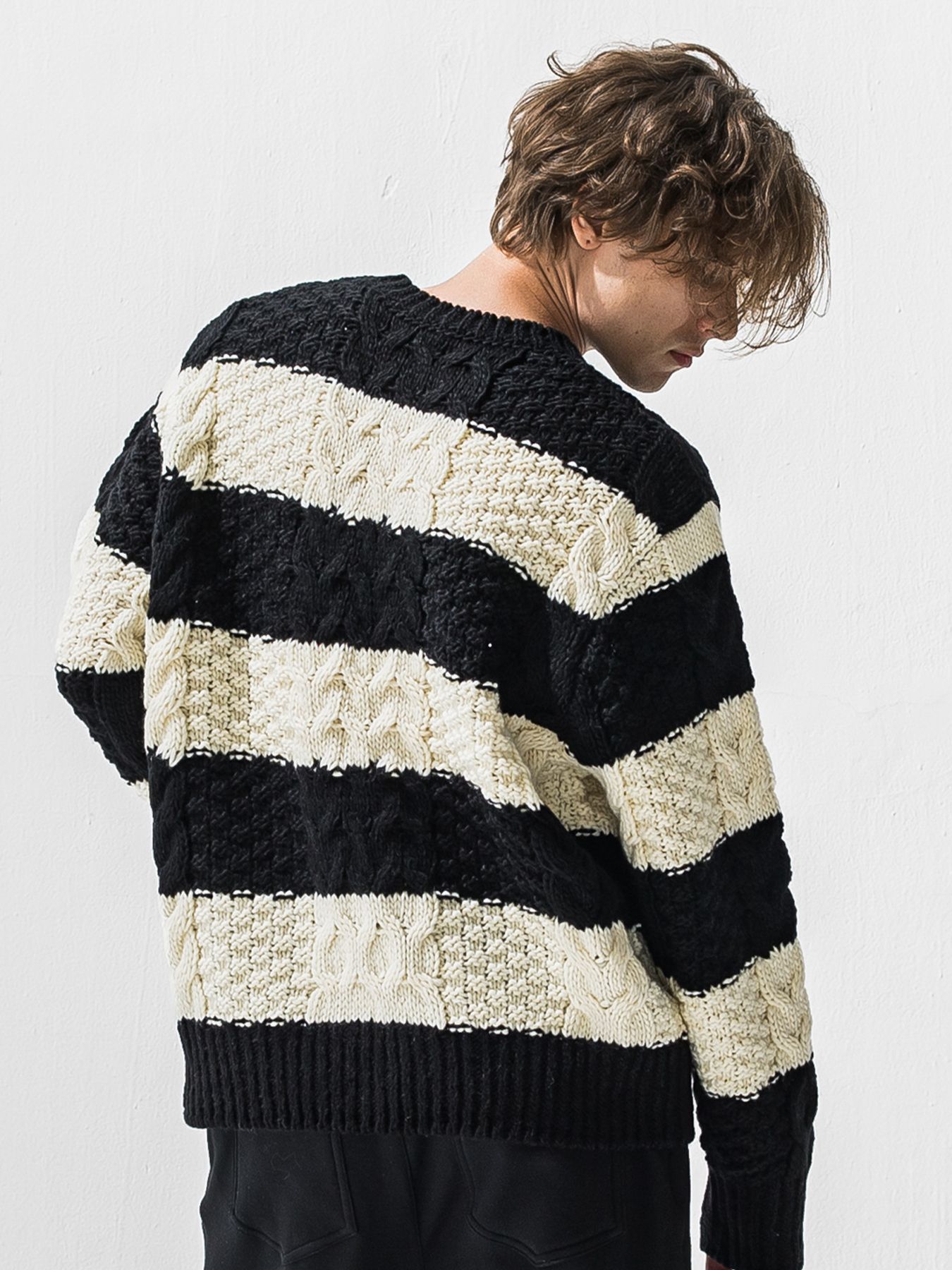 【予約品 9月6日(日) 締切】CABLE LAW SWEATER / ケーブル編みローゲージセーター / ブラック×ホワイト