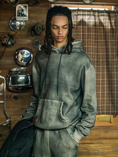 【予約品】FOIL PRINT HOODIE / 箔プリント フーディ  / グレー