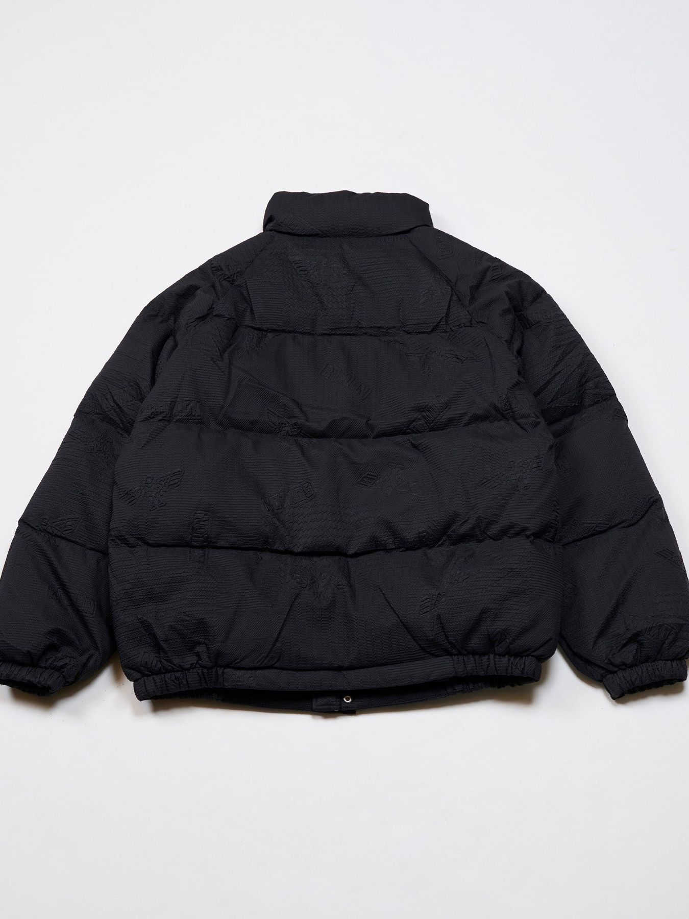BOY LOGO EMBOSSING DOWN BLOUSON / ダウンブルゾン / ブラック