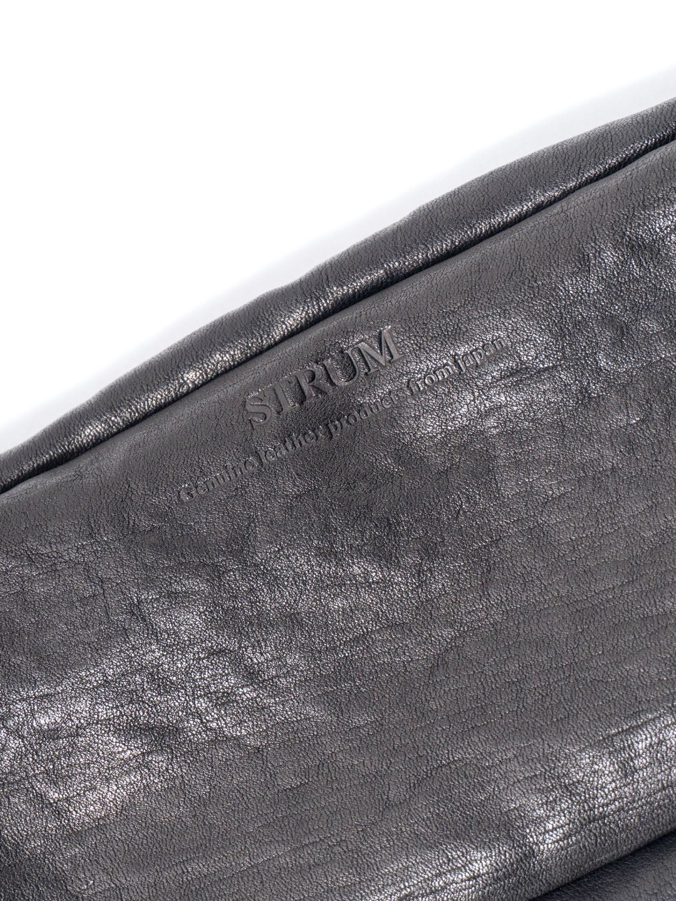 【予約品 10月12日(日) 締切】Pit Vegetable Full Tanned Shrunken Horsehide Body Bag / フルタンニン ピット鞣し シュリンク ホース ハイド ボディー バッグ / HIGH THROTTLE / ブラック×シルバー