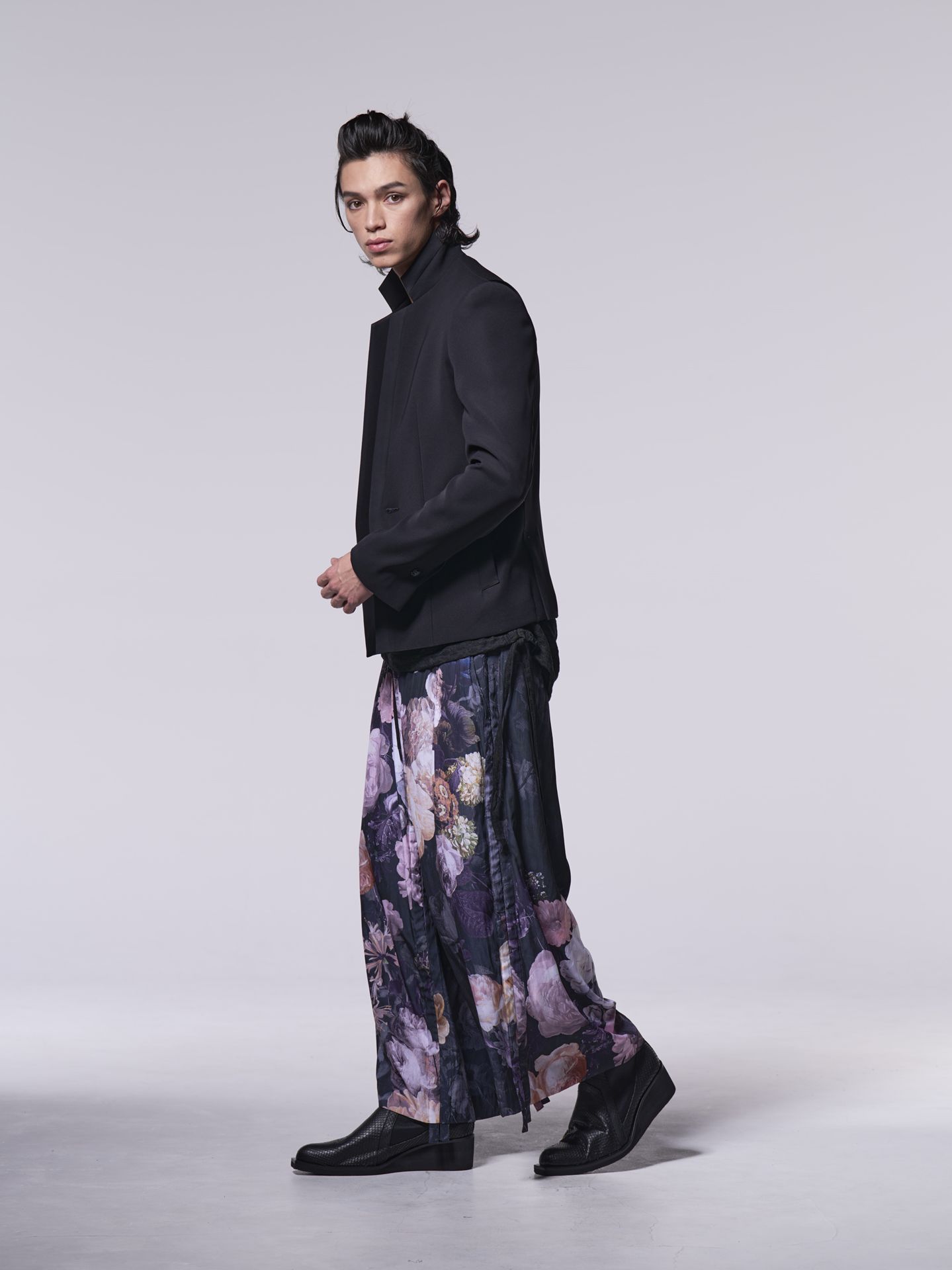 《予約品》 SharringWideTuckSlacks / ワイドタックスラックス / ブラック・フローラ柄