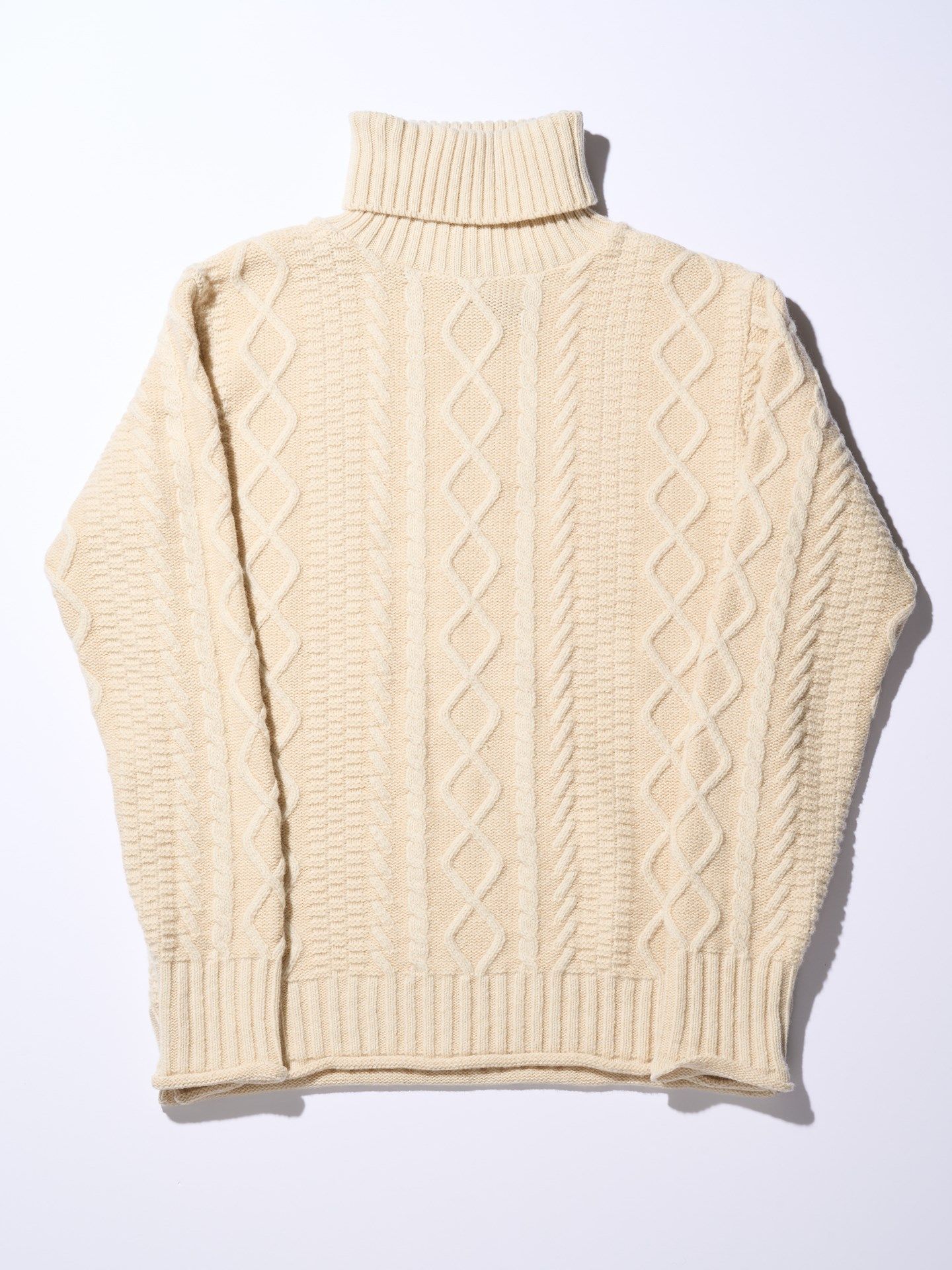 【予約品】 plating cable knit turtle / プルオーバー / ホワイト