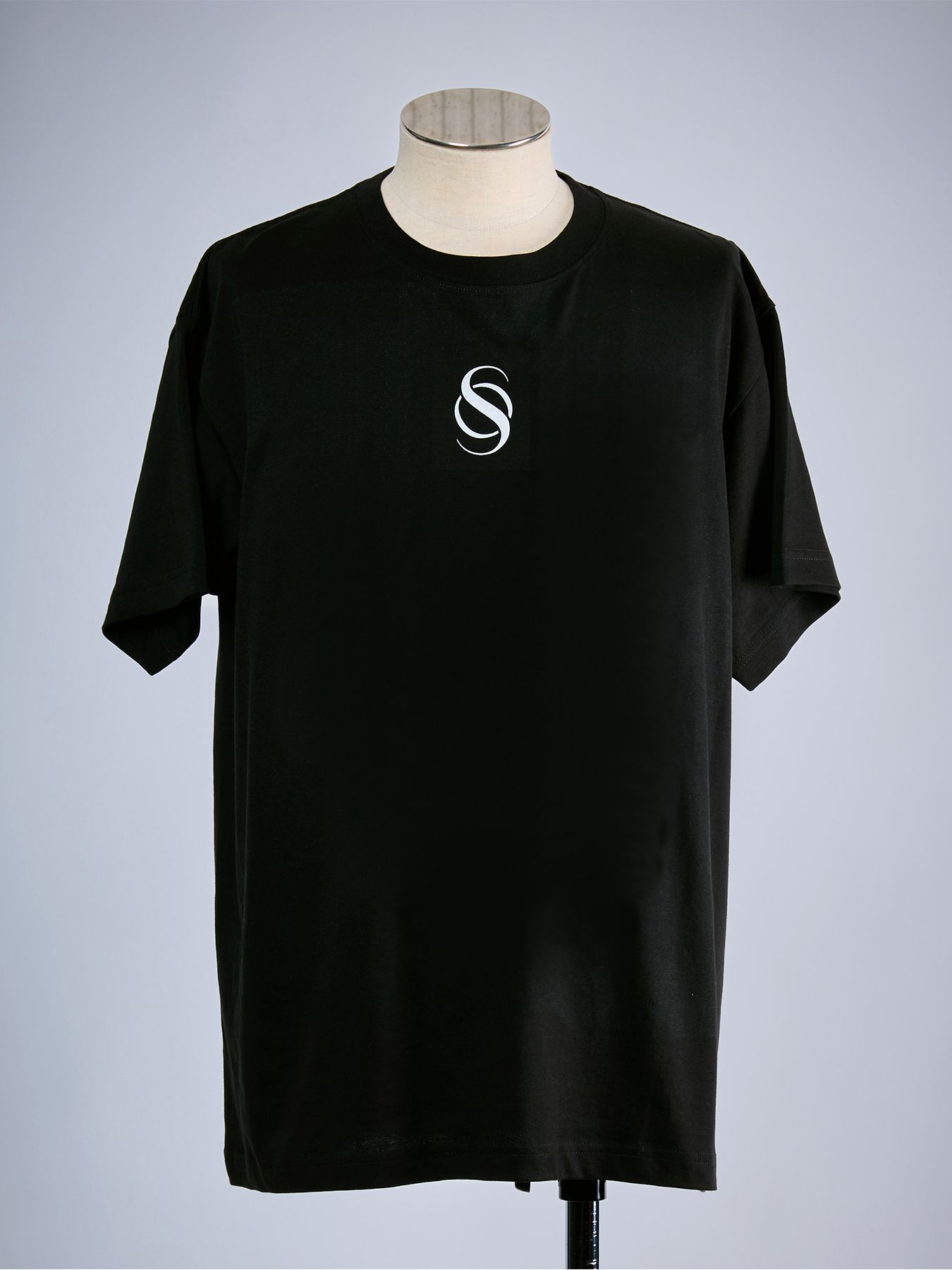 【予約品 10月26日(月) 締切】T-Shirt / バックプリント Tシャツ / ブラック