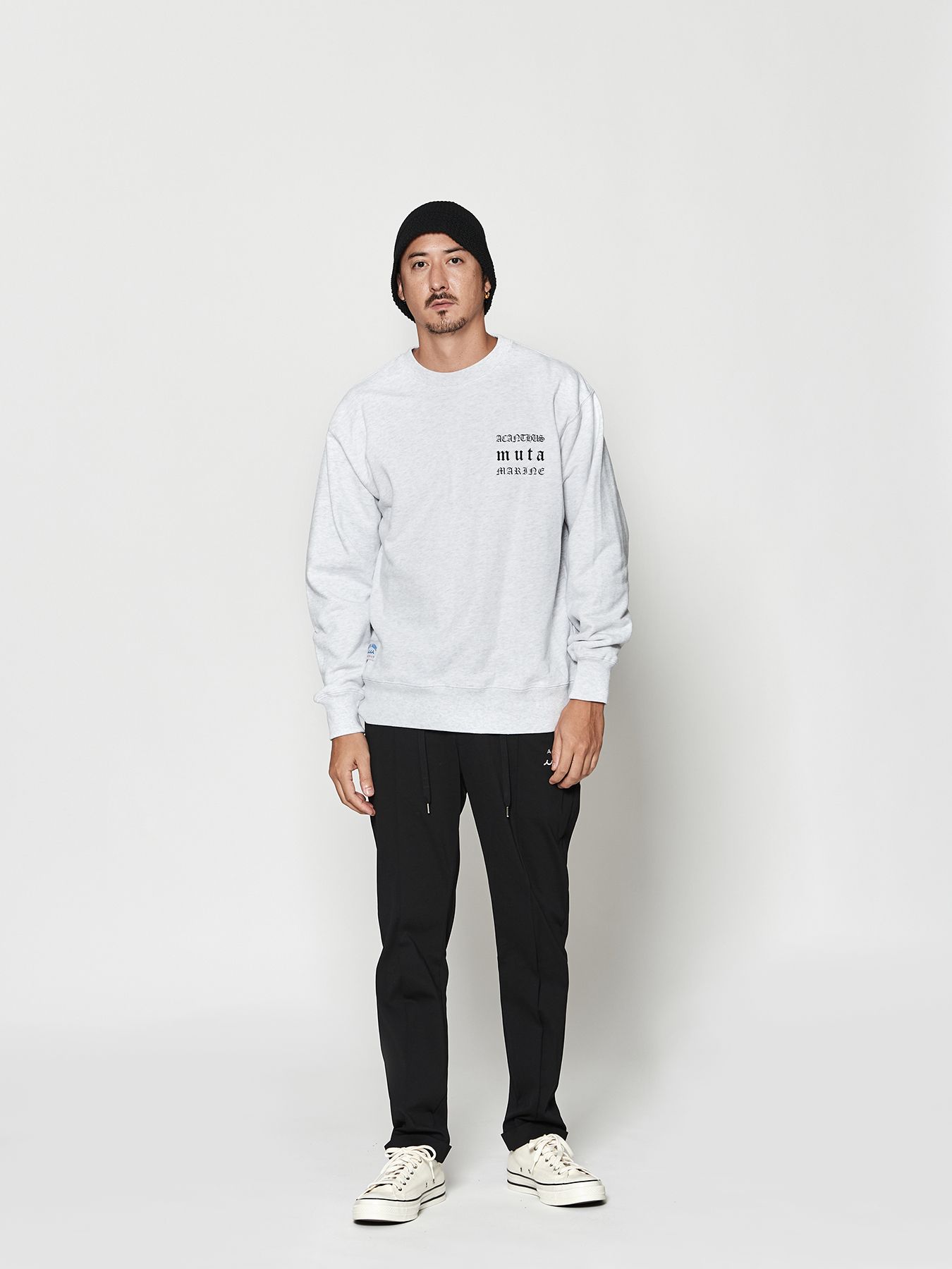 【予約品 10月9日(木) 締切】muta Old Logo Crewneck / スウェット / グレー【Acanthus × muta MARINE】