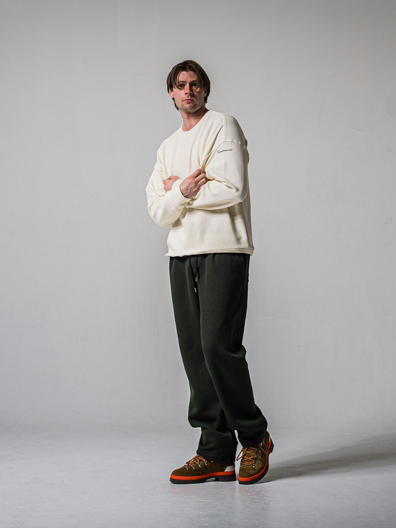 【予約品 11月16日(日) 締切】BLISTER TRAINER / ブリスターニット トレーナー  / オフ