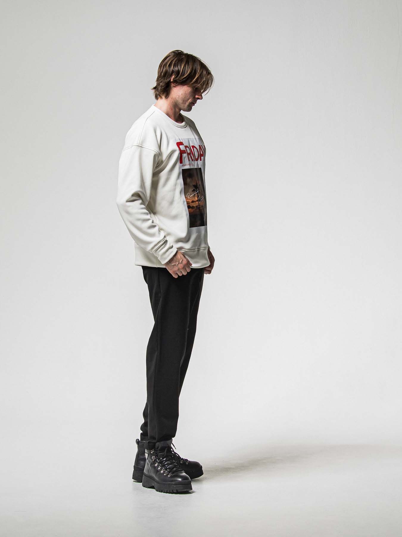【予約品 8月31日(日) 締切】FRIDAY OLD COVER VEROURS FLEECE TRAINER / FRIDAYコラボ オールドカバー ベロアフリース トレーナー / ホワイト