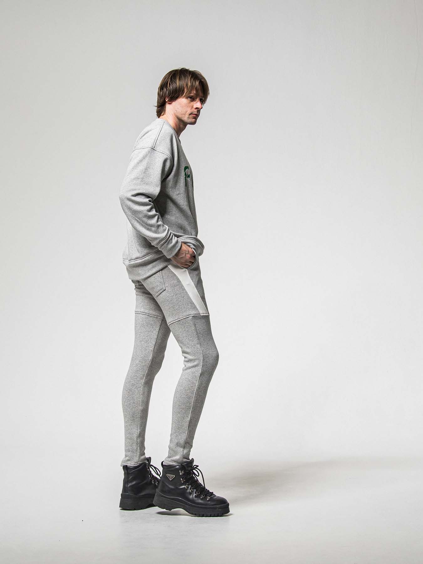 【予約品 8月31日(日) 締切】FRIDAY OLD LOGO VEROURS FLEECE TRAINER / FRIDAYコラボ オールドロゴ ベロアフリース トレーナー / グレー
