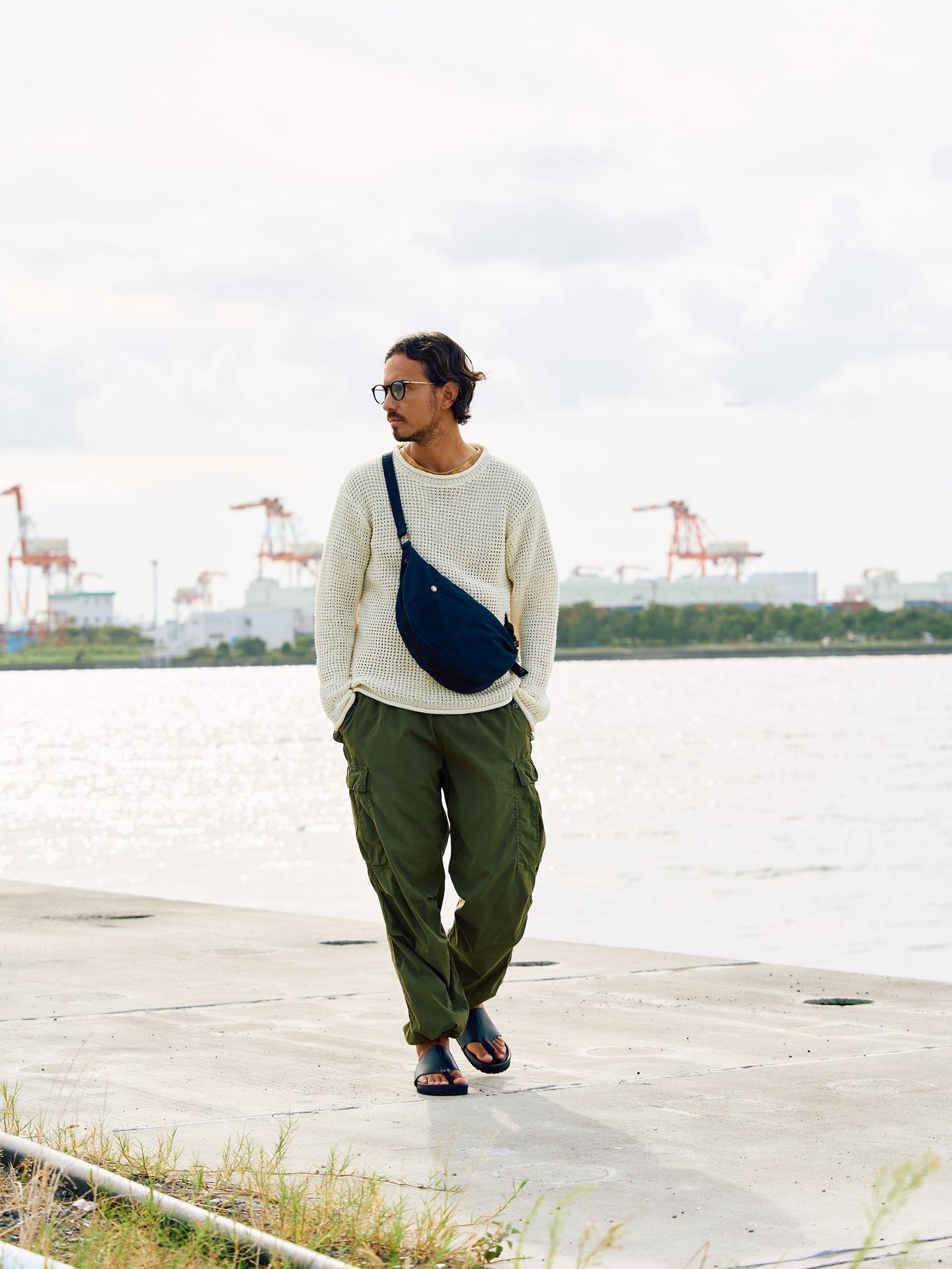 【予約品9月19日 10時締め】 leather thong sandal / サンダル / ネイビー