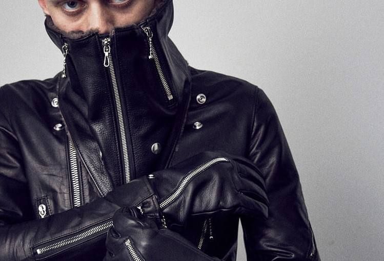 TVで、スターの私物で武田真〇さんSTRUMのライダースネックウォーマー紹介で問い合わせ殺到　再販情報