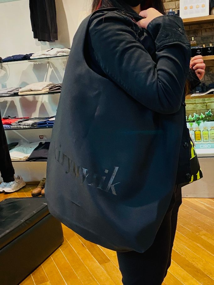 限定45周年記念コラボファスナー開きPRESS BAG/プレスバック 黒プリント［kiryuyrik×BRYAN］