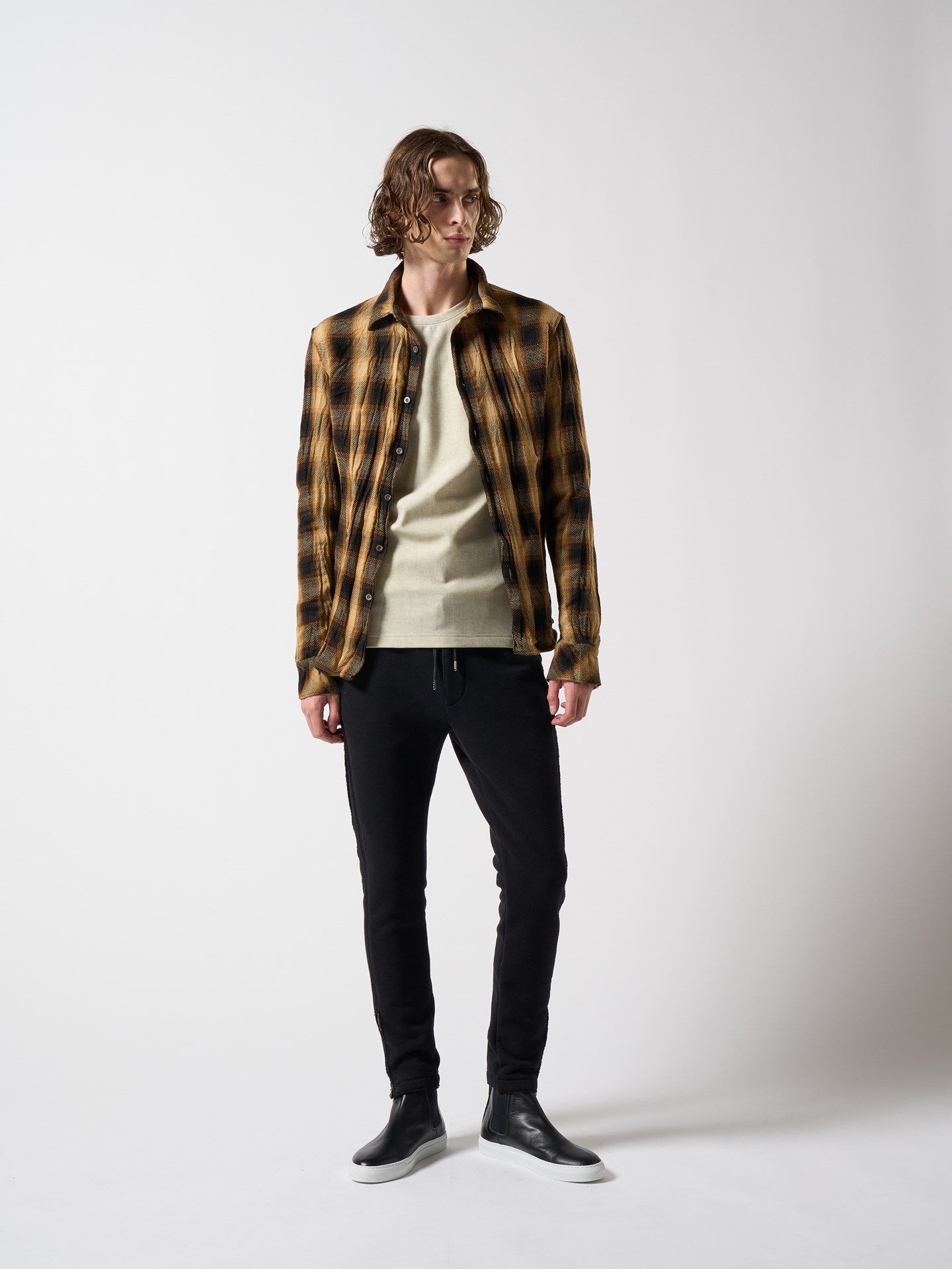 【予約品】 cow leather / ハイカットスニーカー / ブラック
