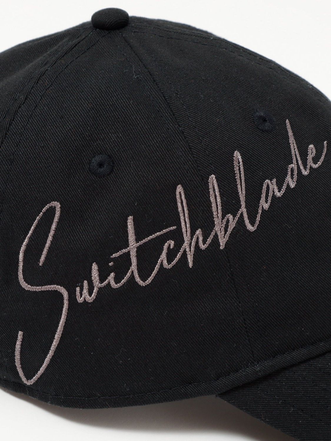 SWITCHBLADE × NEW ERA® SB CURSIVE BASEBALL CAP / BLACK 1501972-BLACK-