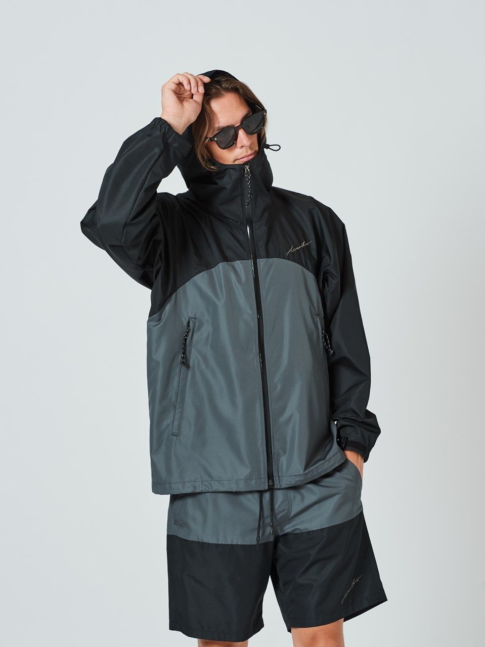 (予約品2023年10月19日18時締め) Light Shell Hooded Jacket / フードジャケット / ブラック