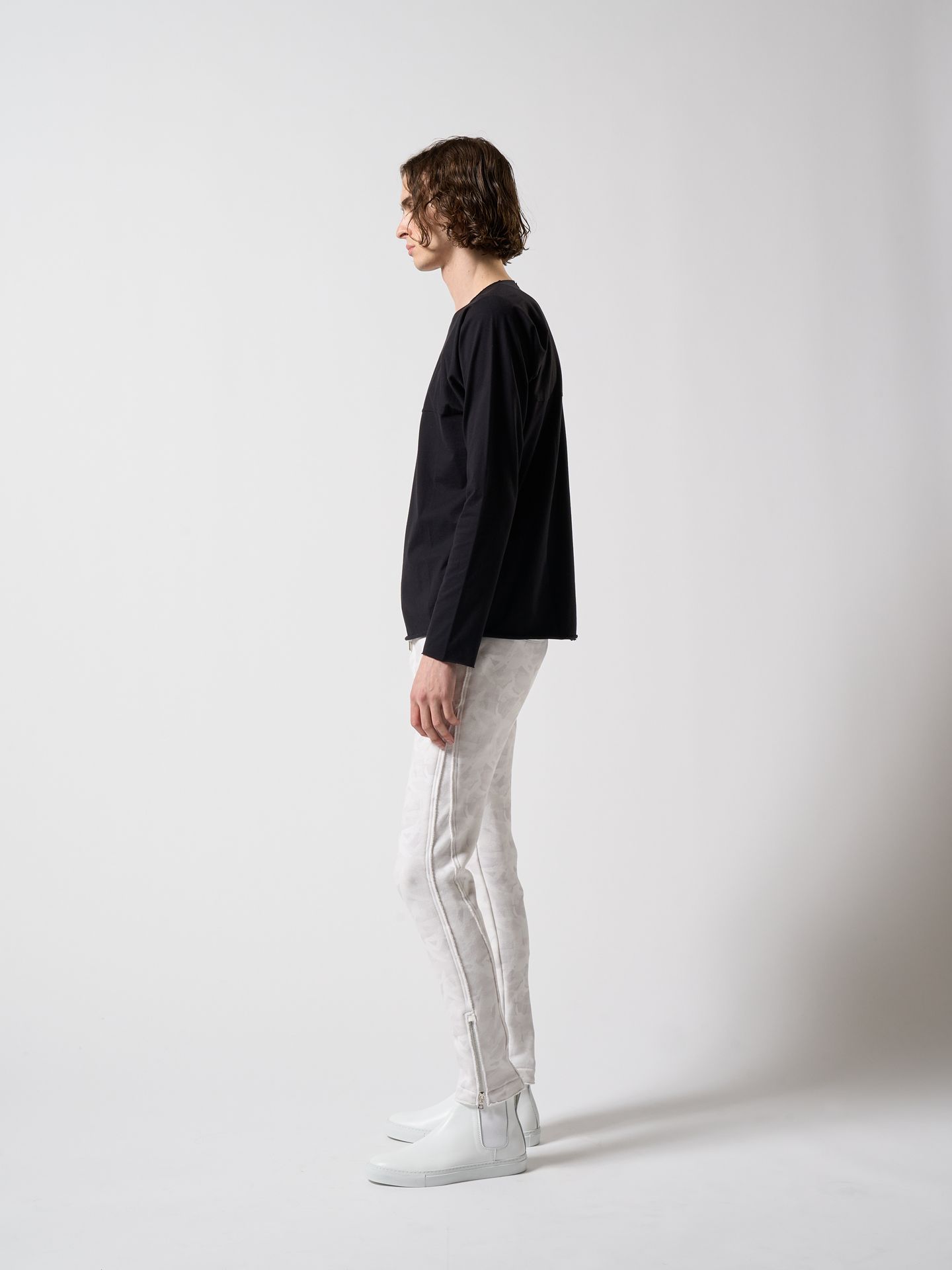 【予約品】 minimalism cut&sewn / Tシャツ / ブラック