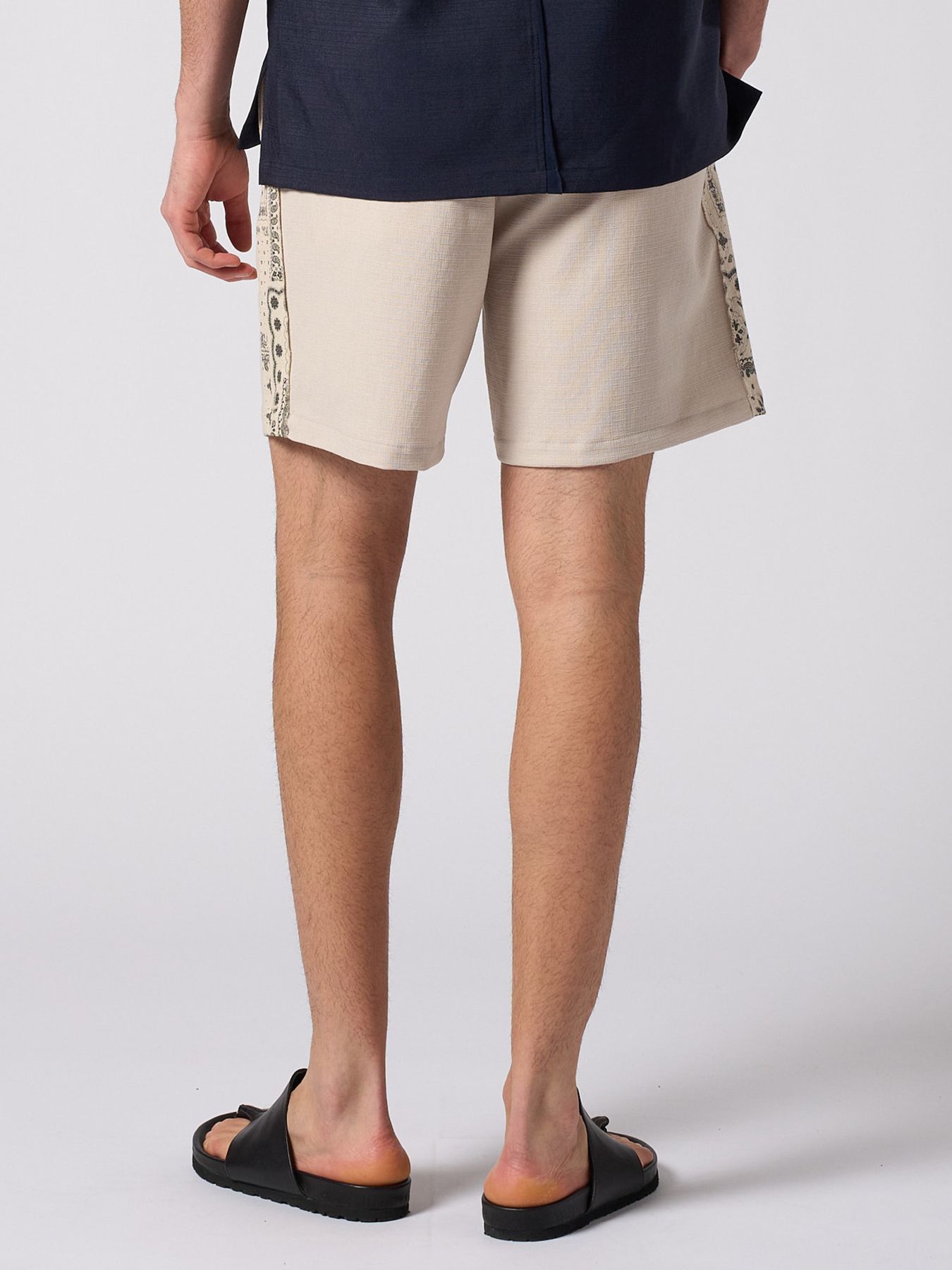 【予約品 1月25日(日) 締切】bandana print panel shorts / バンダナプリントパネル ショーツ / ベージュ