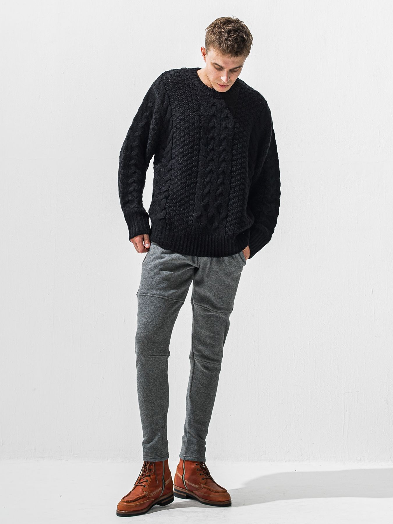 【予約品 9月6日(日) 締切】CABLE LAW SWEATER / ケーブル編みローゲージセーター / ブラック