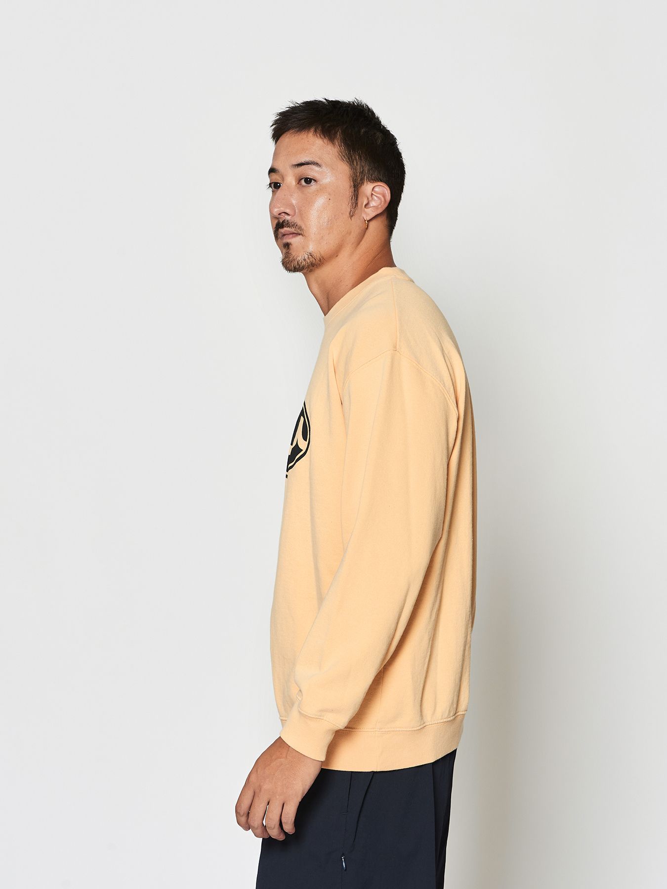 【予約品 10月9日(木) 締切】muta Aging Circle Logo Crewneck / スウェット / イエロー【Acanthus × muta MARINE】