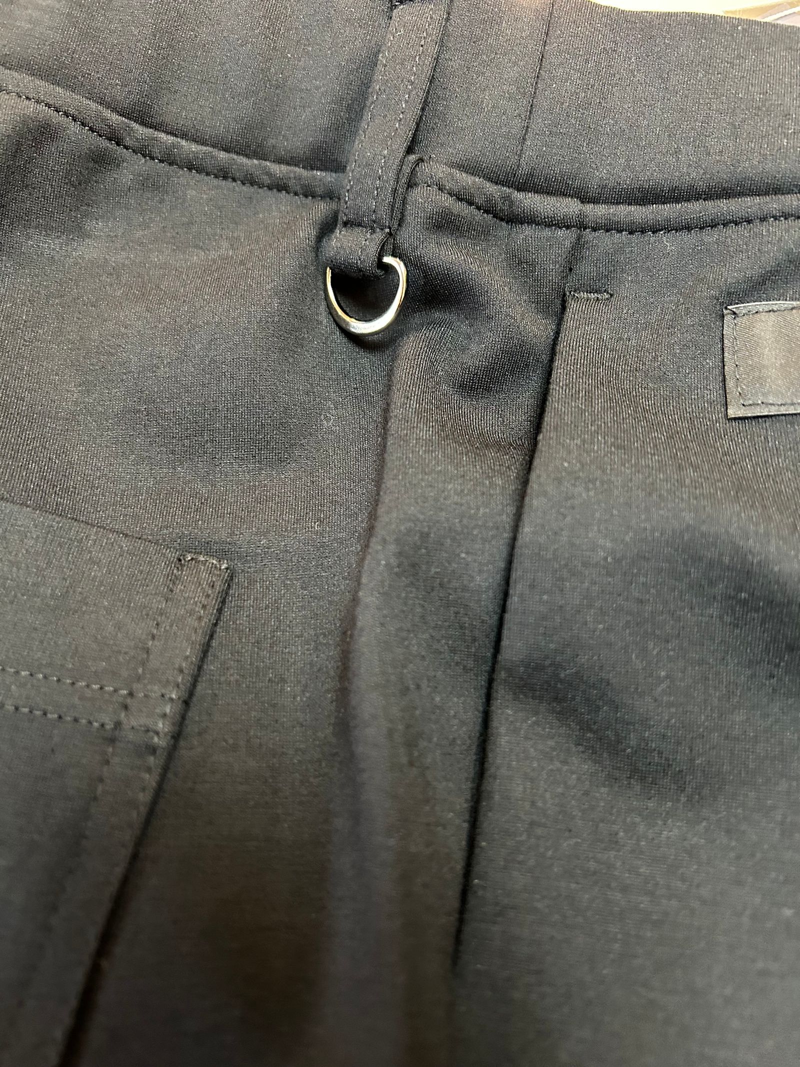 ERIC EASY PANTS セミルーズフィット パンツブラック