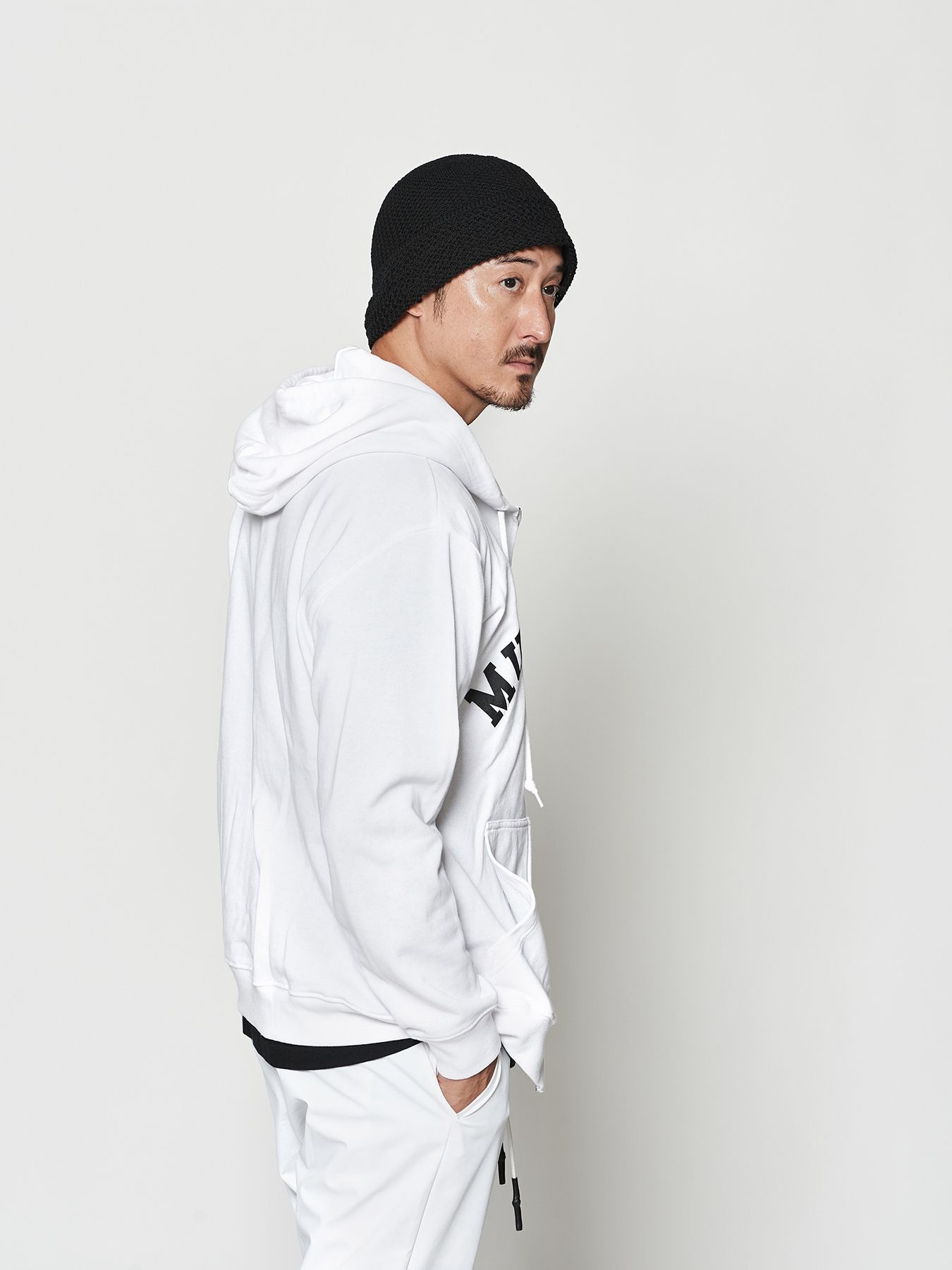 【予約品 10月9日(木) 締切】muta Arc Logo Zip Up Hooded Sweatshirt / ジップパーカー / ホワイト【Acanthus × muta MARINE】