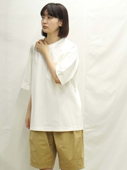 タックボタンプリントTシャツ / ホワイト