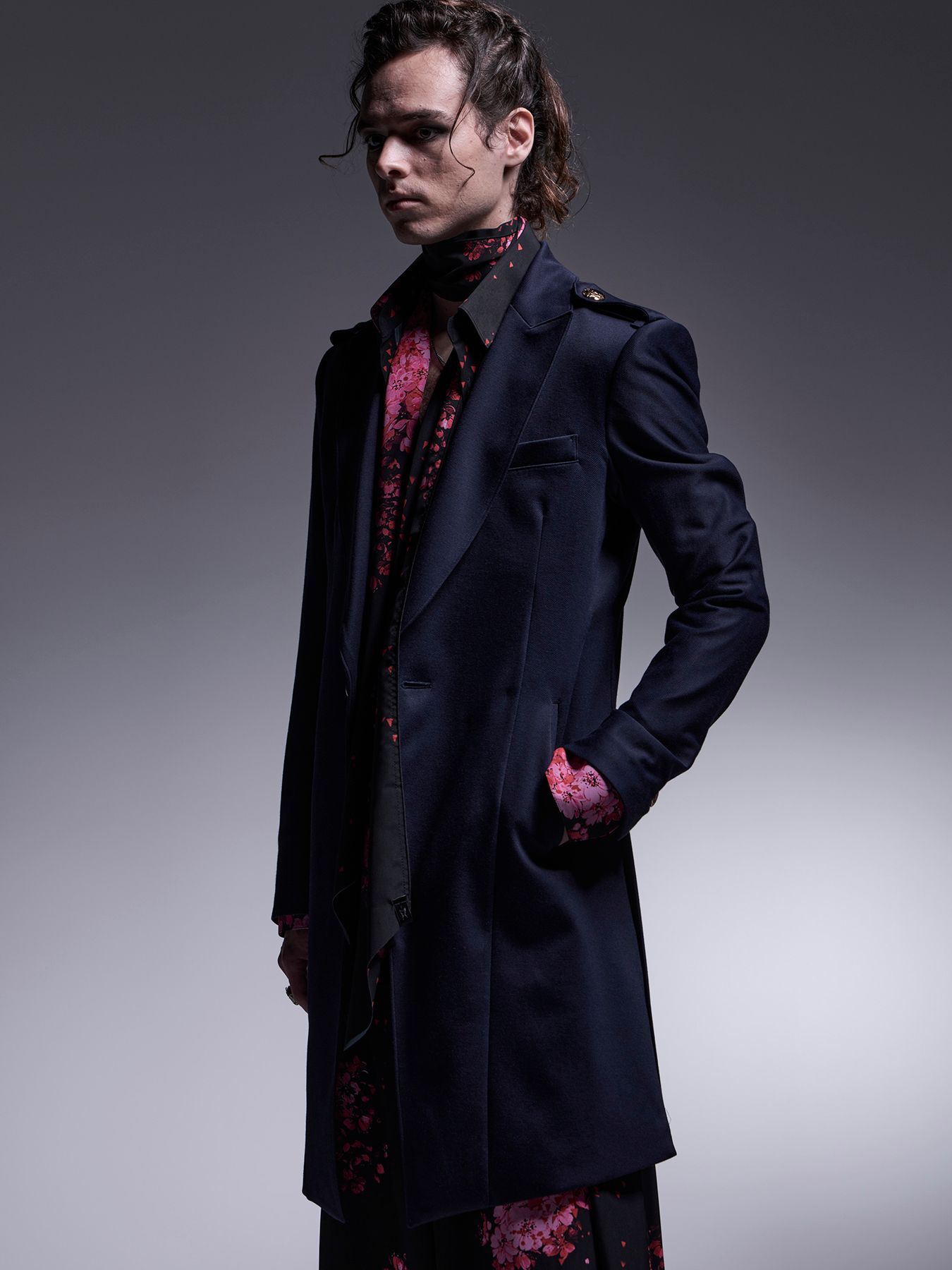 【予約品 7月13日(日) 締切】Epaulet Peaked Long Jacket / エポーレット ピークドラペル ロングジャケット / ネイビー