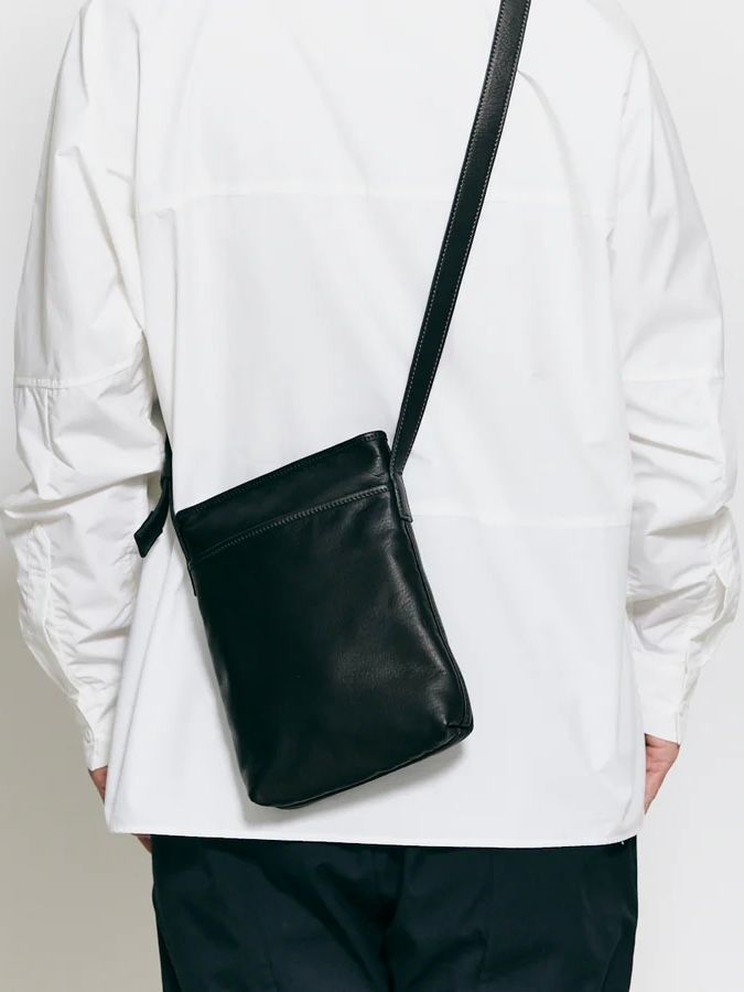 縦型ミニショルダー（牛革/日本製） 【aniary】