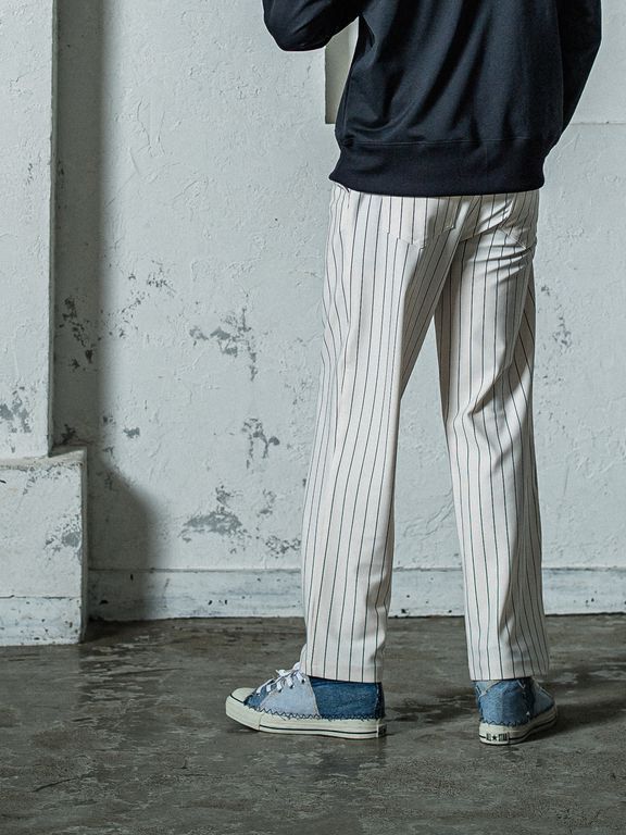 《予約11月17日19時締め》 CHRIS EASY WIDE TUCK PANTS / ワイドタックパンツ / ホワイト・ストライプ