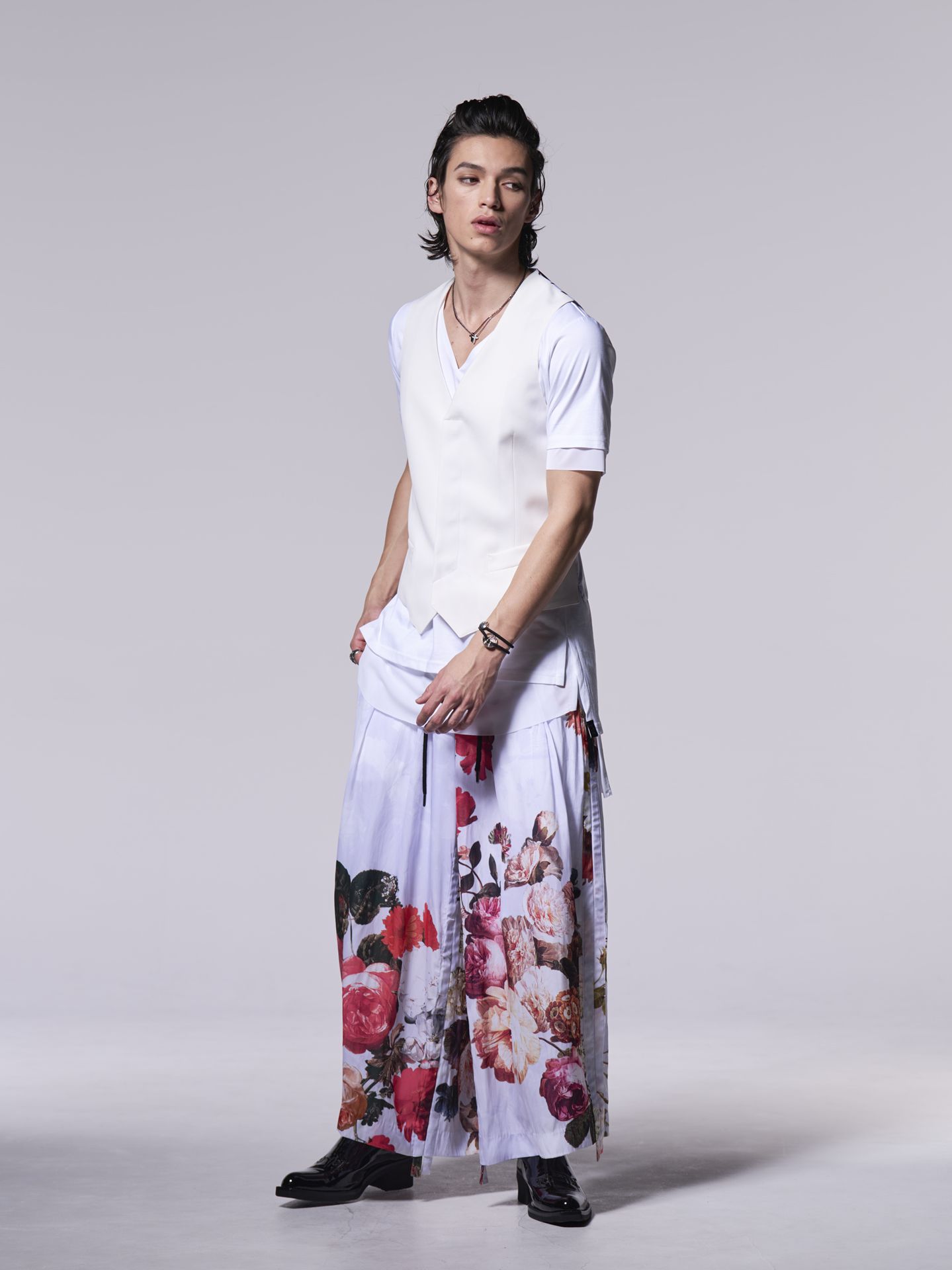 《予約品》 SharringWideTuckSlacks / ワイドタックスラックス / ホワイト・フローラ柄