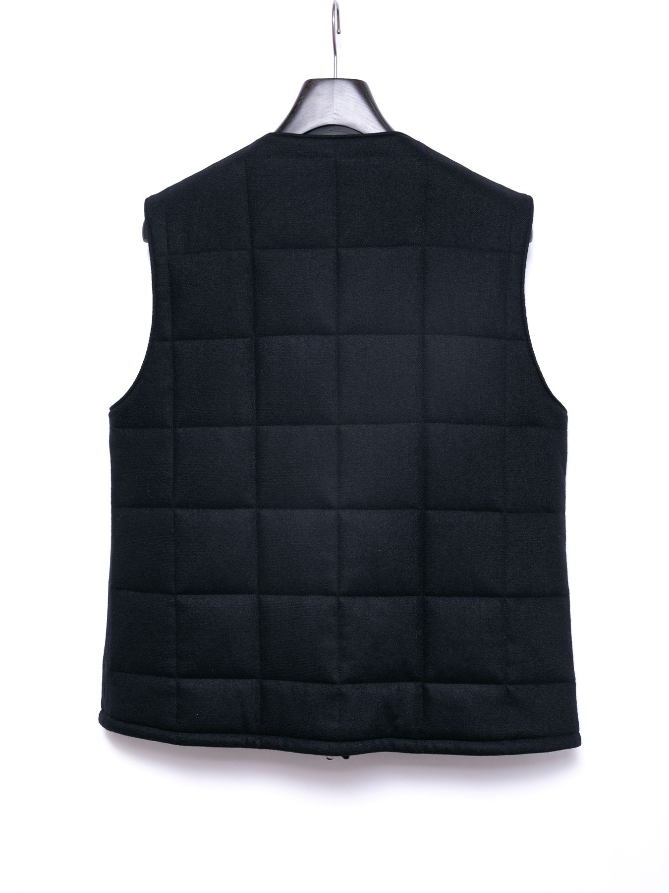 【予約品 4月6日(月) 締切】Stretch recycled wool cashmere blend Twill Quilted Track Vest / カシミア混 ストレッチ リサイクルウール ツイル 高機能中綿トラックベスト / ブラック