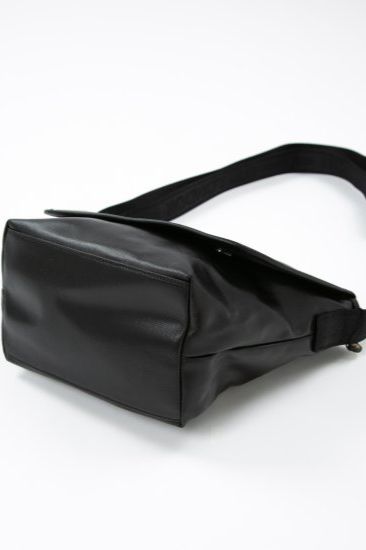 MINI MESSENGER BAG / ブラック 【BOY LONDON】