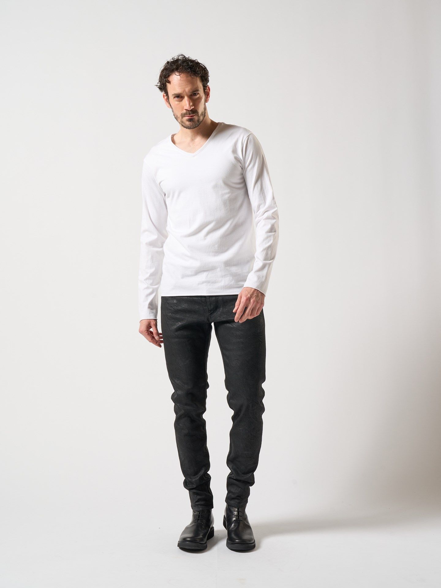 【予約品】 cut-off V-neck L/S / VネックTシャツ / ホワイト