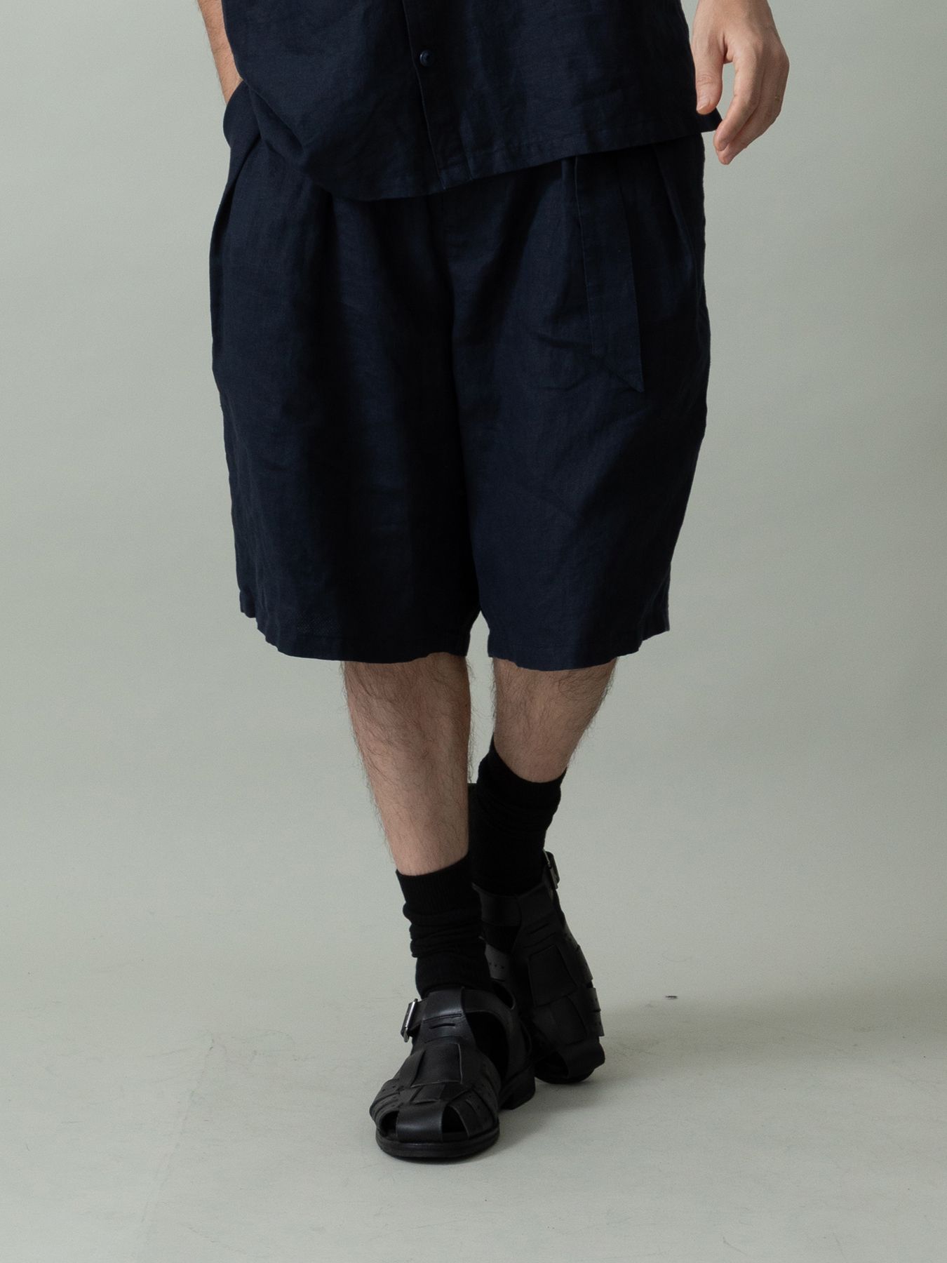 【予約品 2月1日(日) 締切】LINEN OVERSHORTS / オーバーサイズシルエット ショーツ / ネイビー