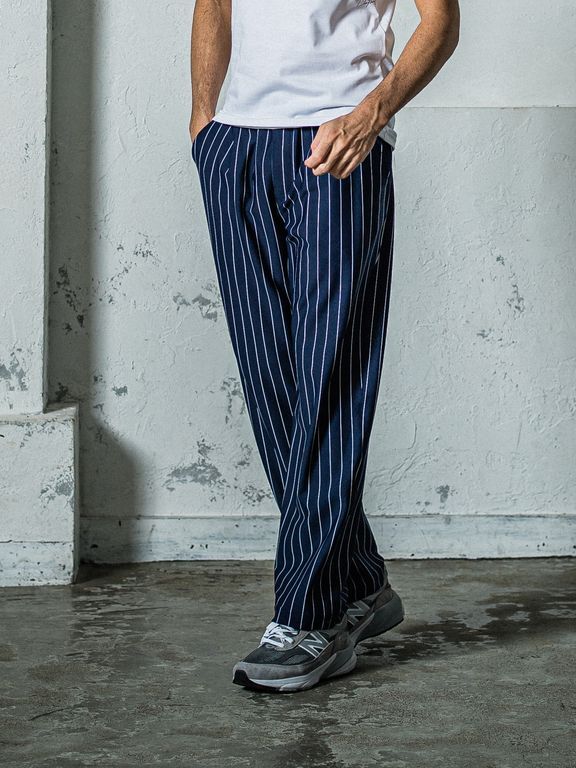 《予約11月17日19時締め》 CHRIS EASY WIDE TUCK PANTS / ワイドタックパンツ / ネイビー・ストライプ
