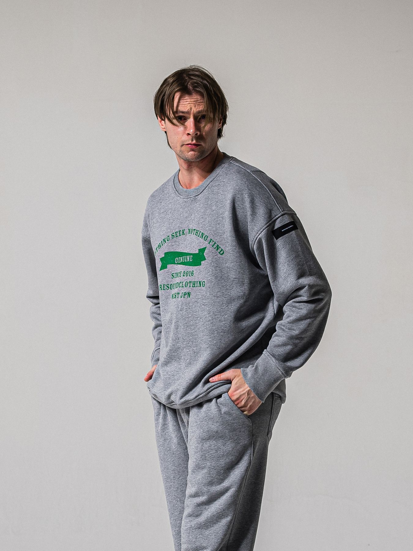 【予約品 11月16日(日) 締切】HF URAKE COLLEGE DROP TRAINER / 裏毛 カレッジロゴルーズ トレーナー / グレー