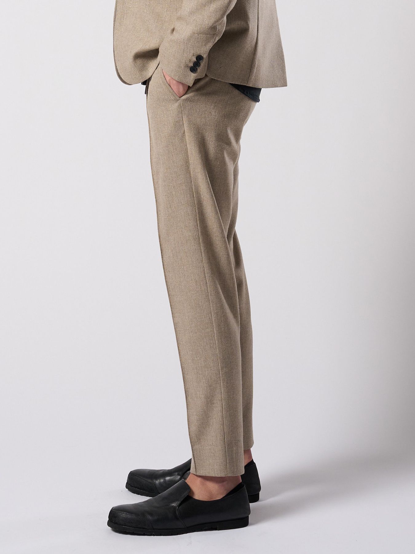 【予約品 4月19日(日) 18時締切】comfort pin-tuck slim slacks / コンフォート ピンタック スリムスラックス / ネイビー