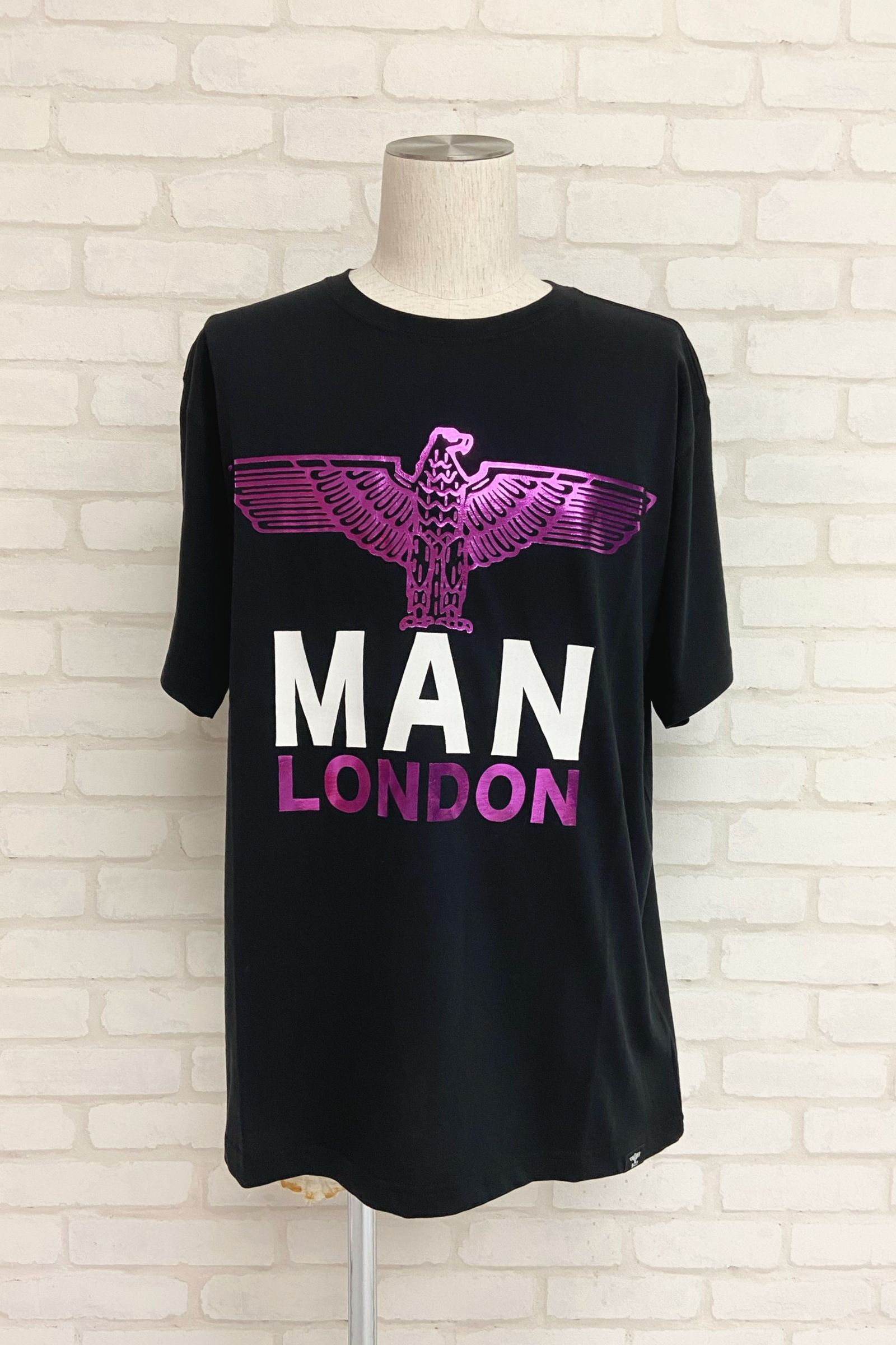 shots T-shirt / Black×Pink 【BOY LONDON】