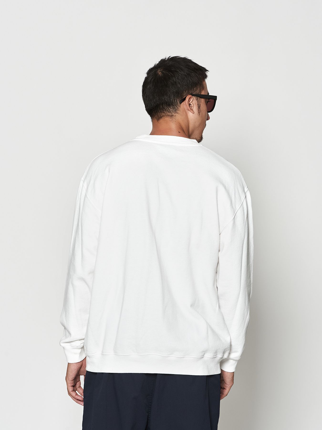 【予約品 10月9日(木) 締切】muta Aging Circle Logo Crewneck / スウェット / ホワイト【Acanthus × muta MARINE】