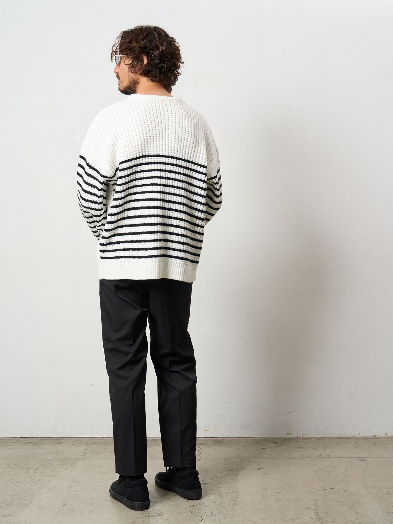 【予約品 5月8日(木) AM10時 締切】 アクリルバルキービックワッフルボーダーカートベアワッペン ワイドシルエットプルオーバー / ホワイト