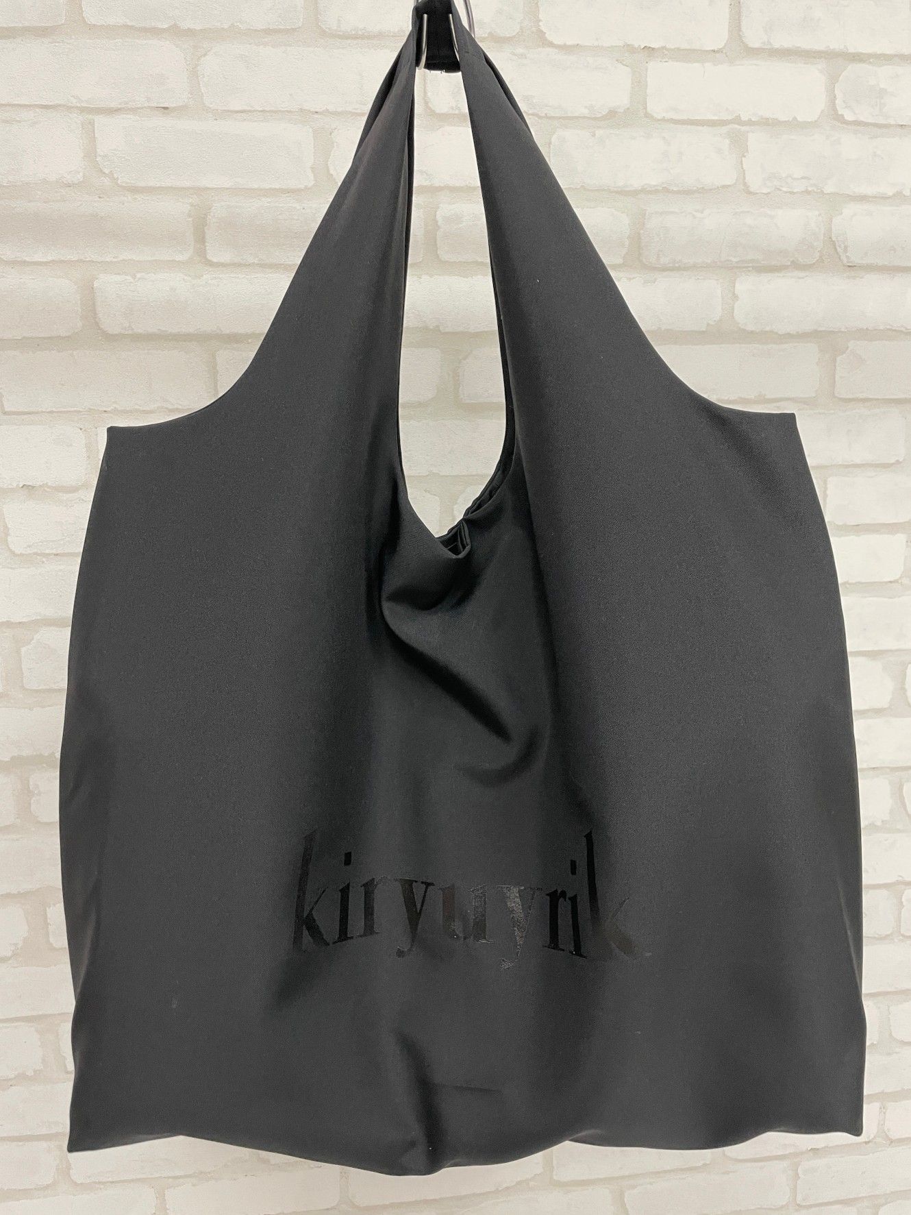 限定45周年記念コラボファスナー開きPRESS BAG/プレスバック 黒プリント［kiryuyrik×BRYAN］