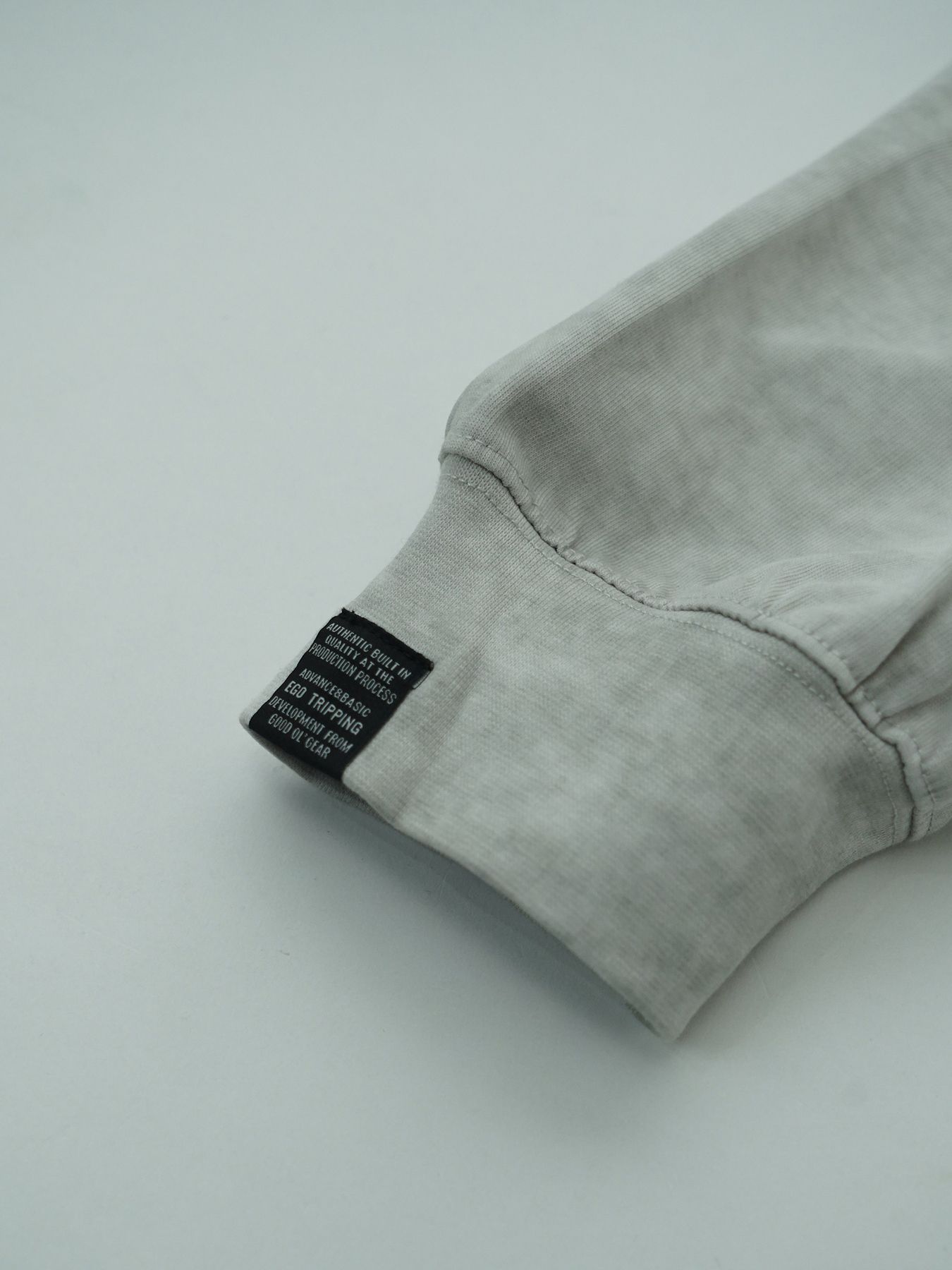 【予約品 2月1日(日) 締切】SWITCHCUT / ロゴプリント カットソー  / グレー