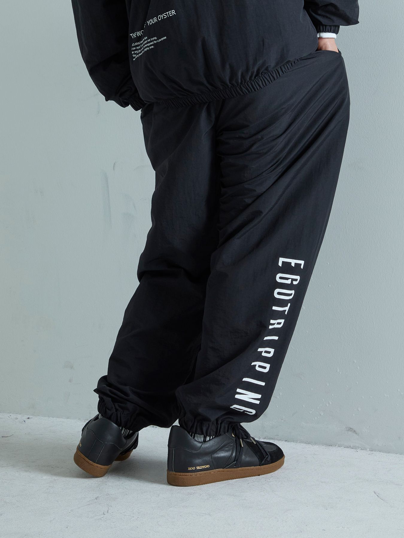 【予約品 】DAYGLYDE TRACKPANTS / トラックパンツ / ブラック