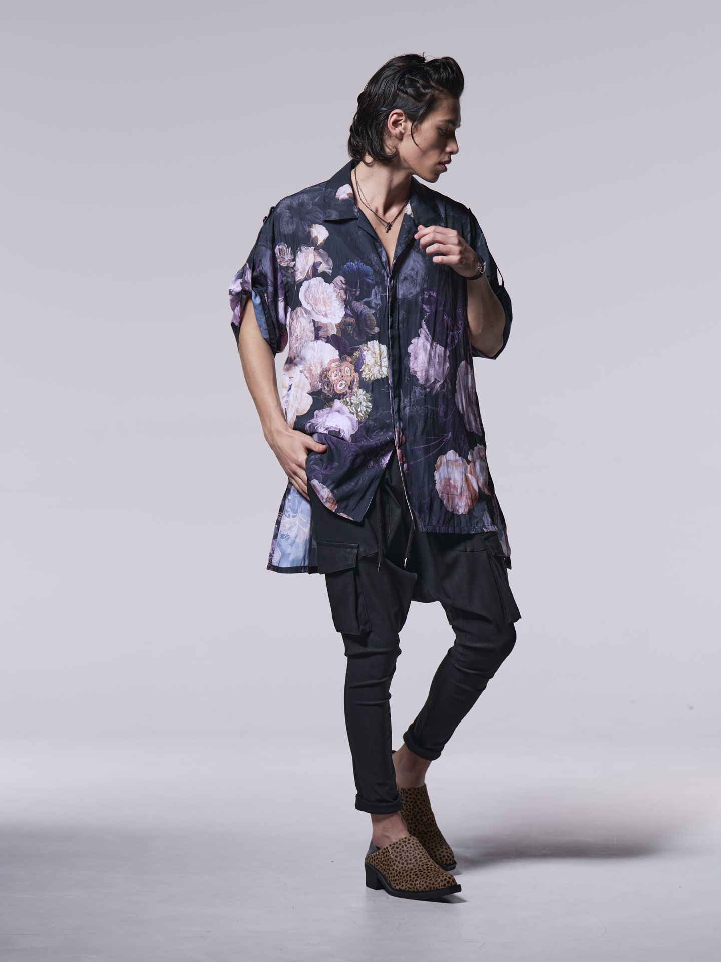 《予約品》 KAIKIN-HIYOKU Shirt / 開襟比翼シャツ / ブラック・フローラ柄