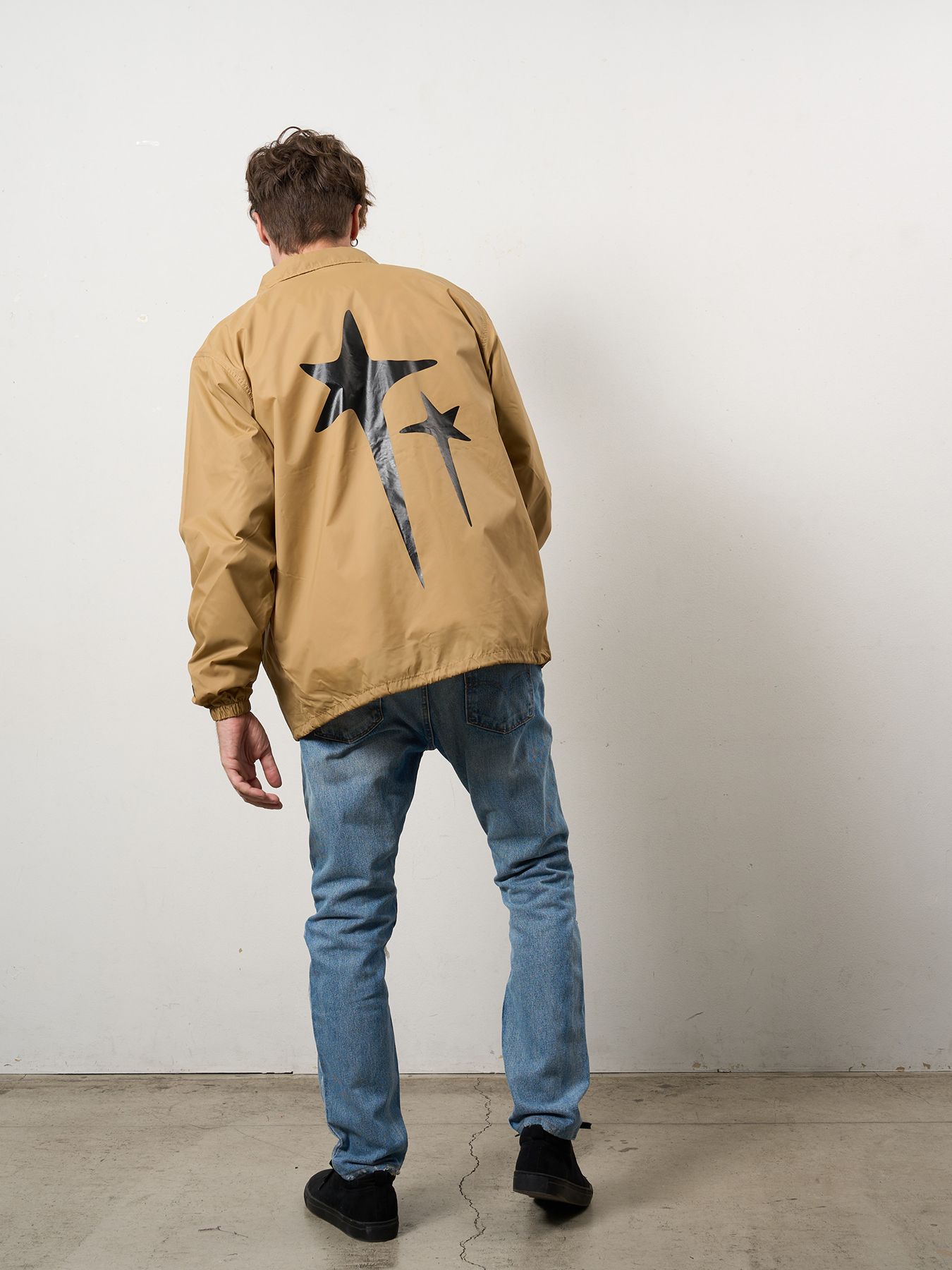 【予約品 10月16日(木) 締切】STYLE STYLE ドリップスタークロスパッチ ナイロン コーチジャ オーセンティックパイル ウェービーロゴ スマイル ケット / カーキ