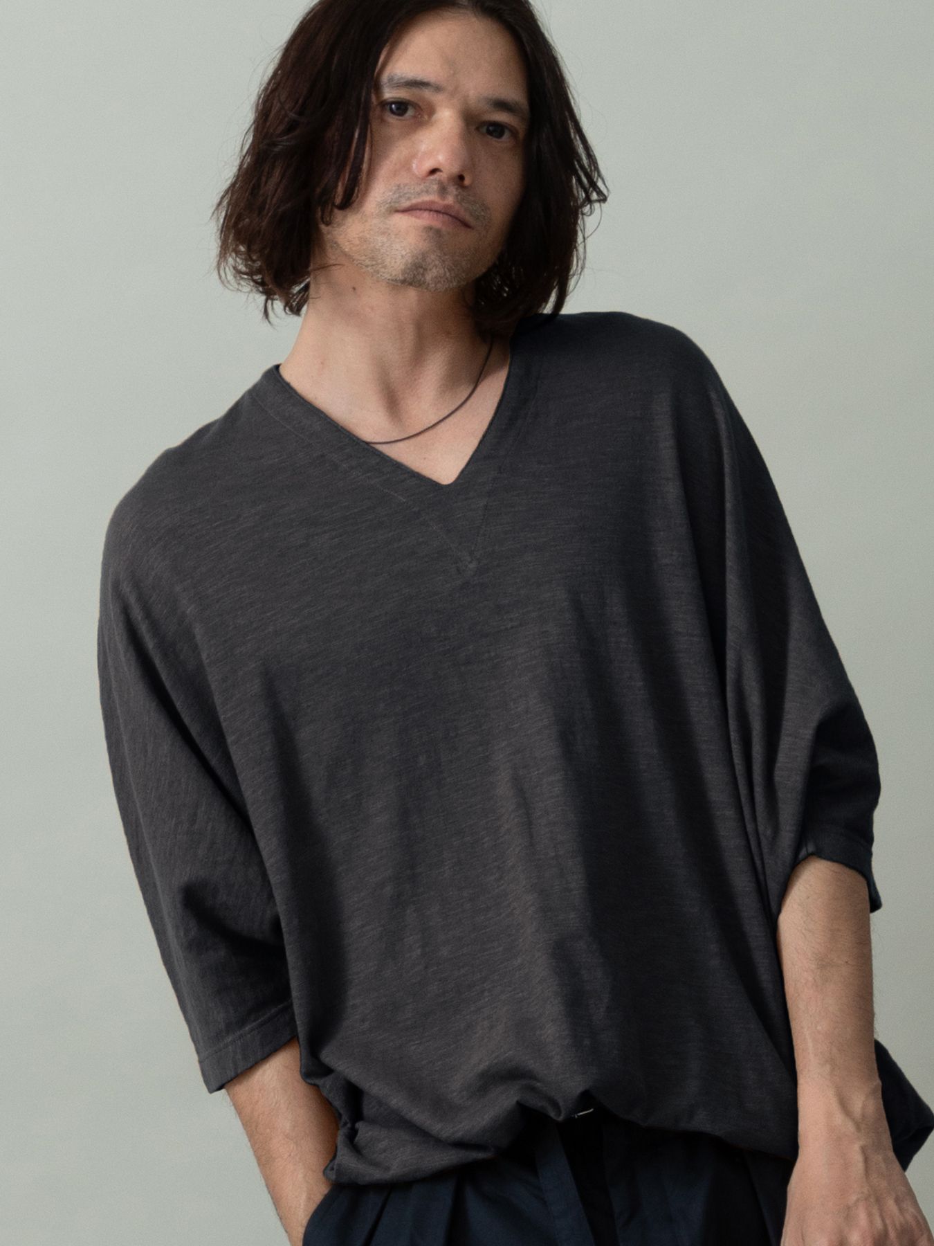 【予約品 2月1日(日) 締切】KITE V-NECK / Vネック ニットT / チャコール