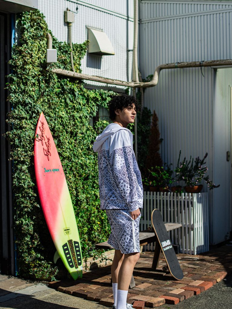 《予約品3月3日18：00締め》 Paisley RUSH OVER ZIPUP HOODIE / ラッシュガードパーカー / バンダナホワイト